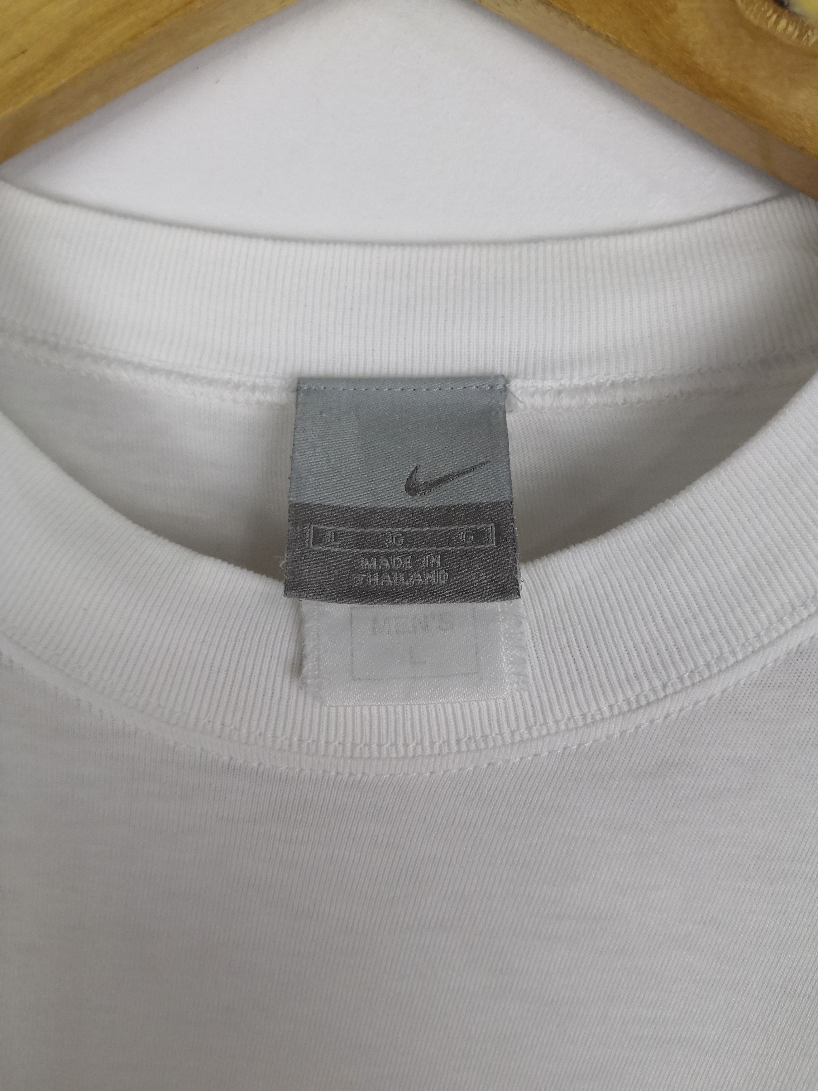 Nike Vintage 90s Nike T-Shirt Embroidery Logo Nike Tee Size US M / EU 48-50 / 2 - 4 Thumbnail