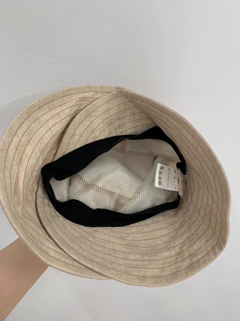 Vivienne Westwood Vivienne Westwood White and pink colorized newsboy fisherm Size ONE SIZE - 5 Thumbnail