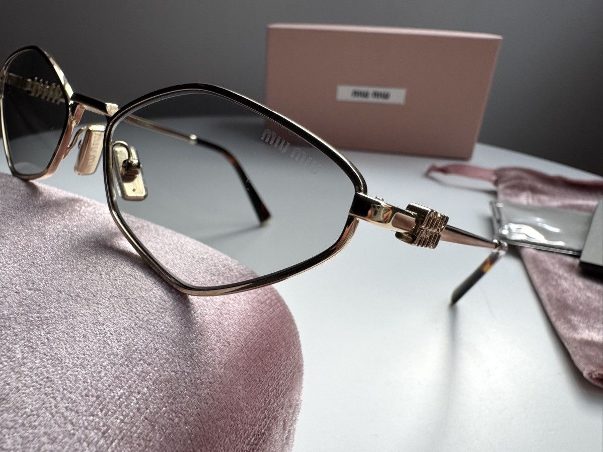 Miu Miu × Vintage NEW Miu Miu sunglasses SMU 56ZS ZVN-50K Size ONE SIZE - 9 Thumbnail