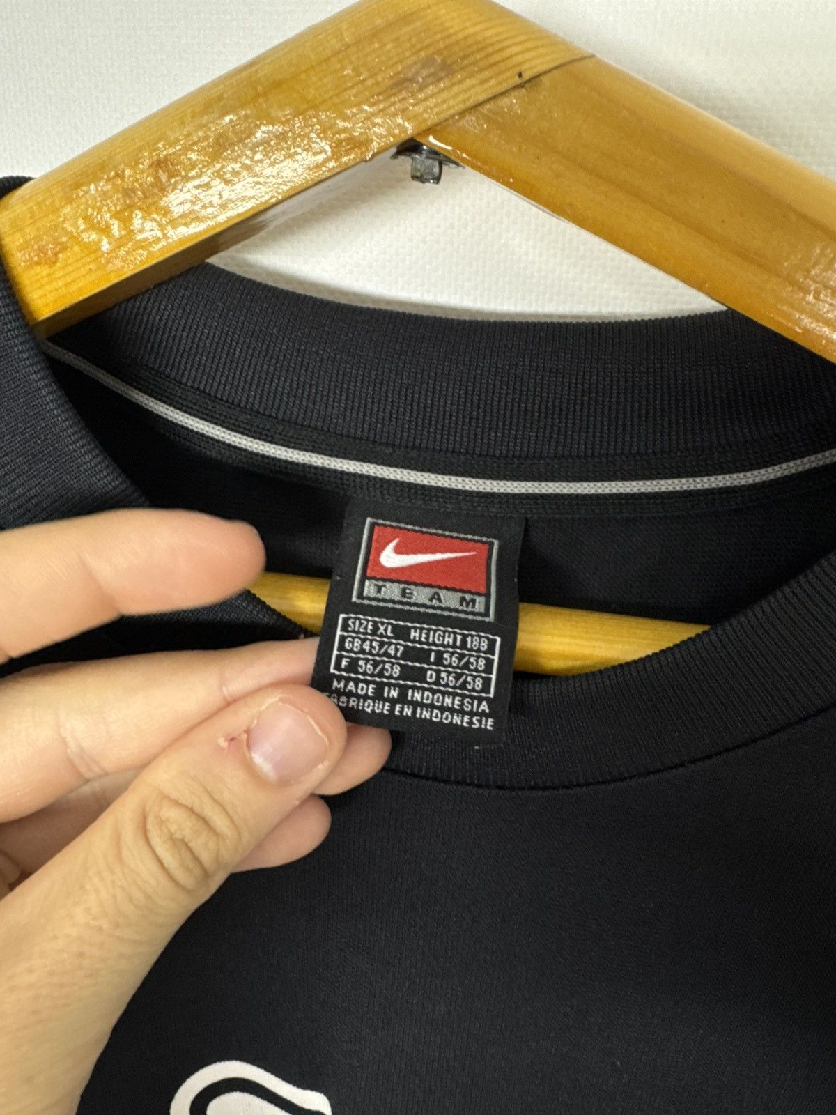 Nike Vintage Nike Football Template Big Logo Shirt Black Size US XL / EU 56 / 4 - 8 Thumbnail