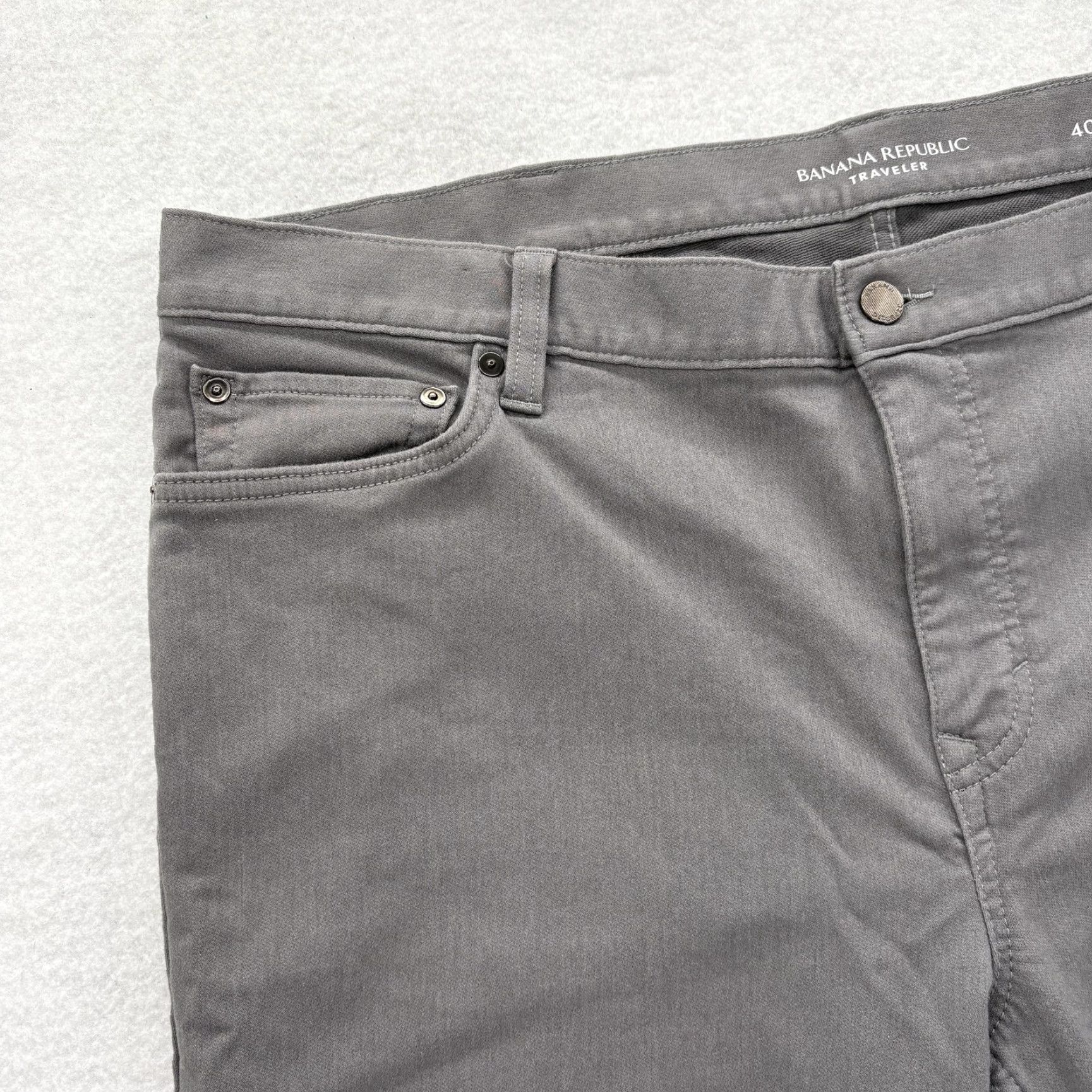 Banana Republic Banana Republic Traveler Pants Mens 40x32 Gray Slim Fit Stretch Chinos Casual Pants Slim Fit Mens Gray Traveler Chinos Casual Banana Republic Size US 40 / EU 56 - 3 Thumbnail
