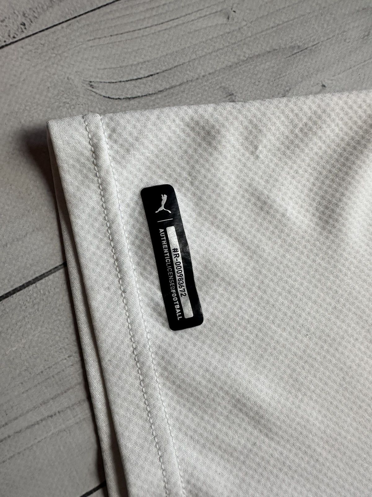 Puma × Vintage Vintage soccer jersey puma Manchester City size L white Size US L / EU 52-54 / 3 - 3 Thumbnail