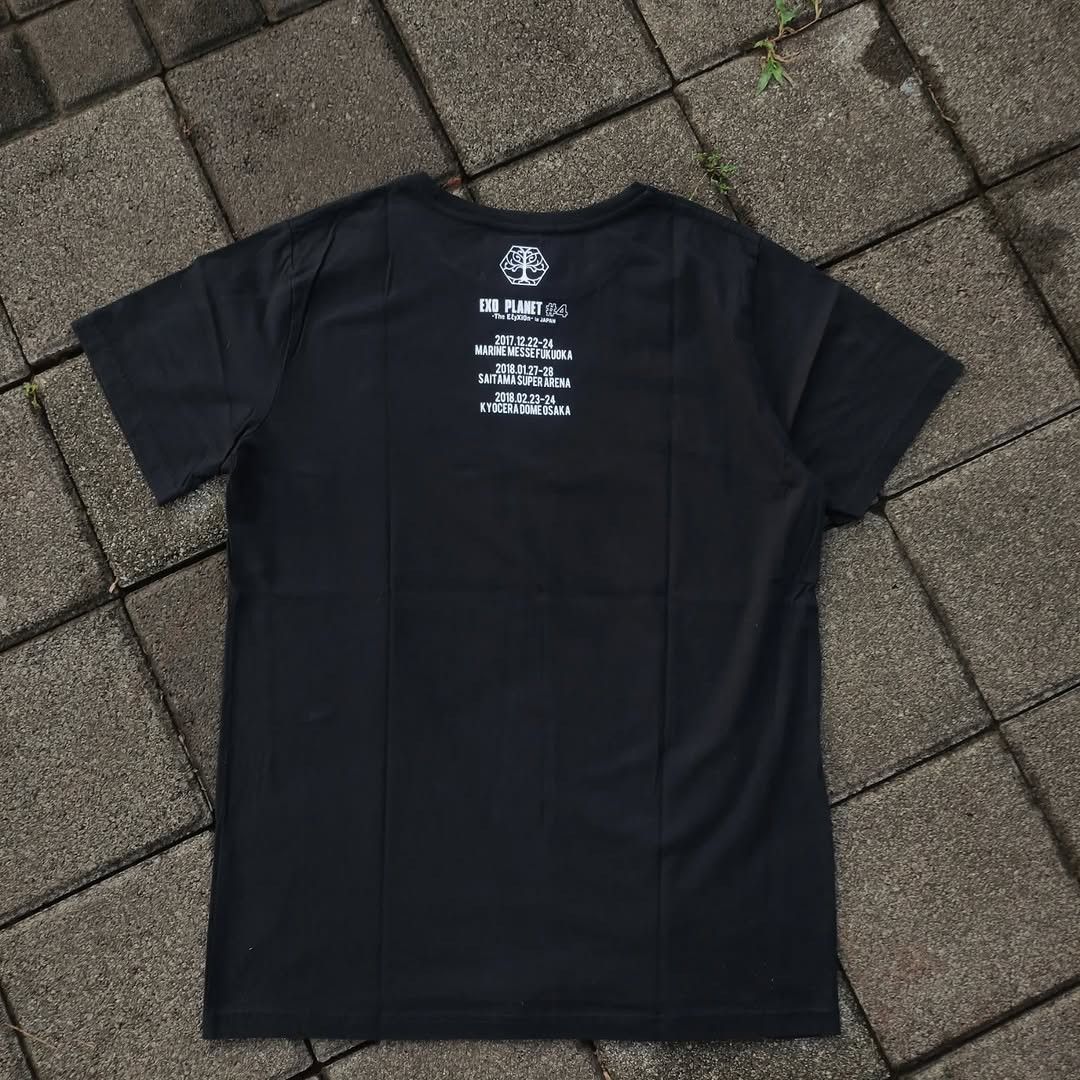 Band Tees EXO Kpop Planet 4 Live 2017 Tee Size US M / EU 48-50 / 2 - 4 Thumbnail