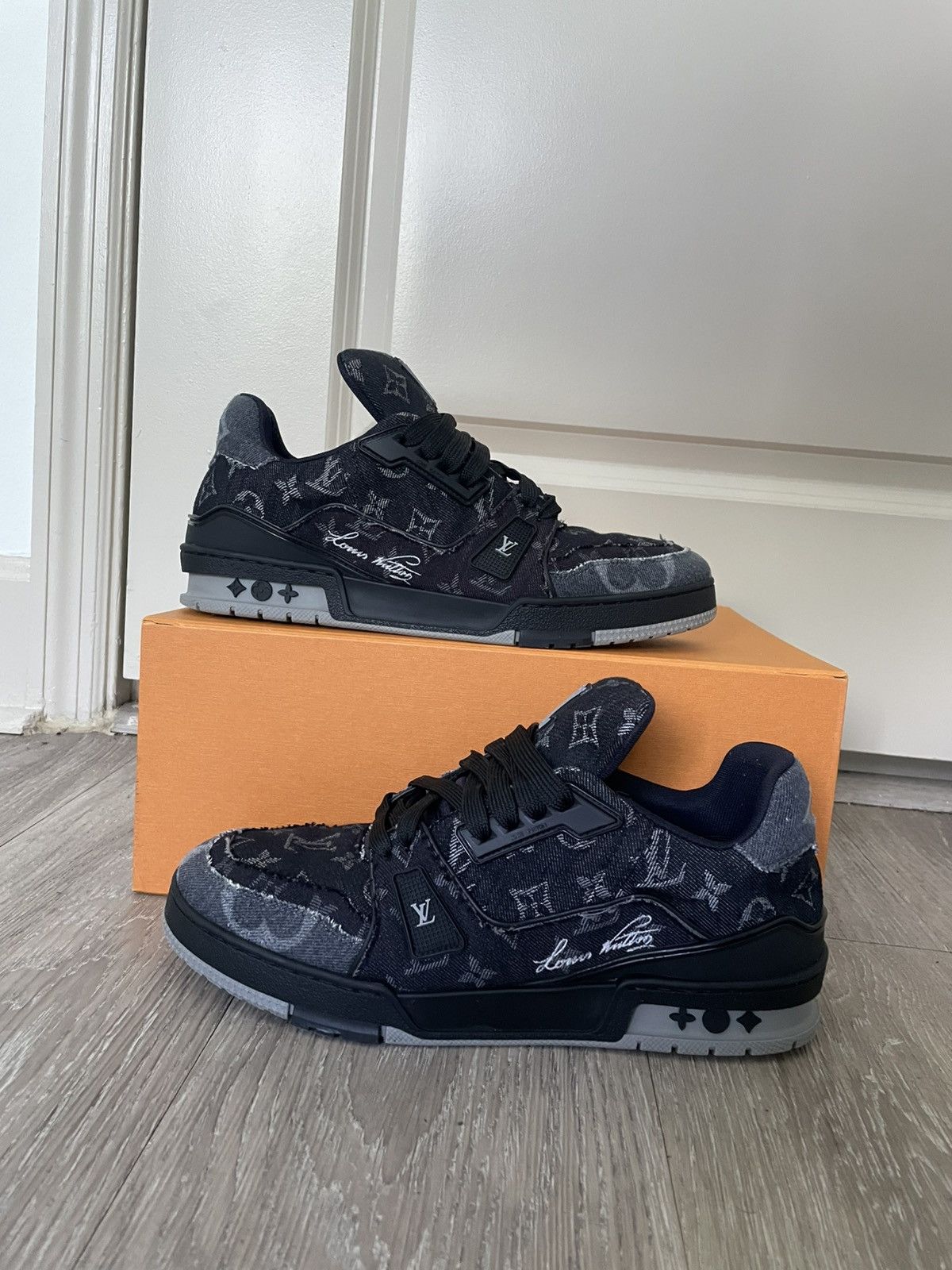 Louis Vuitton Louis vuitton trainer monogram denim black Size US 9 / EU 42 - 1 Thumbnail