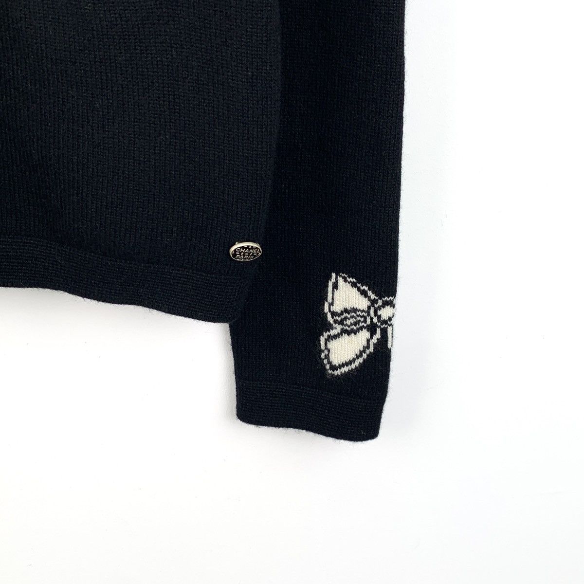 Chanel Chanel Black Bow Appliqué Cashmere Knit Size S / US 4 / IT 40 - 4 Thumbnail