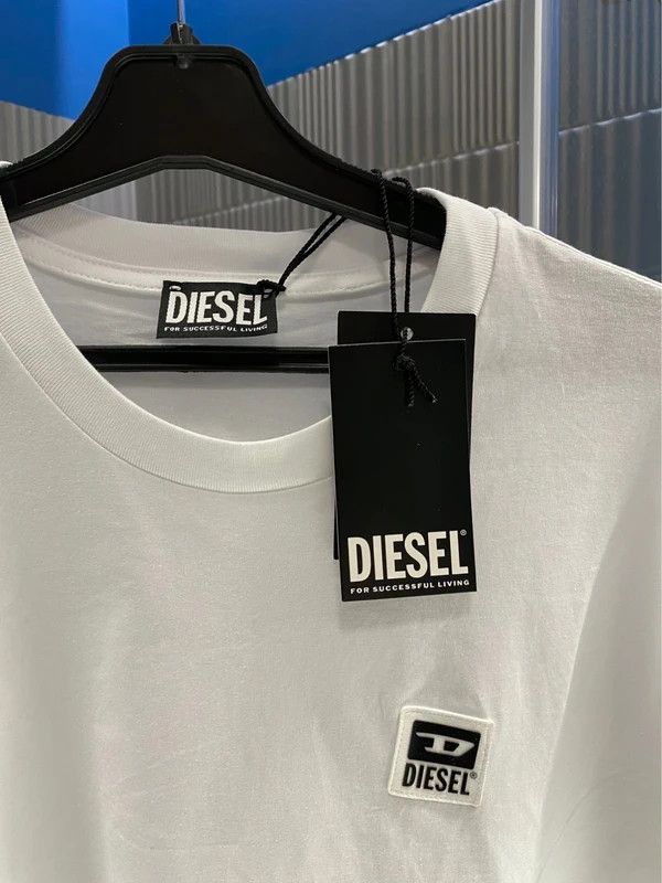 Diesel New with Tags Diesel logo T-shirt size L Size US L / EU 52-54 / 3 - 2 Thumbnail