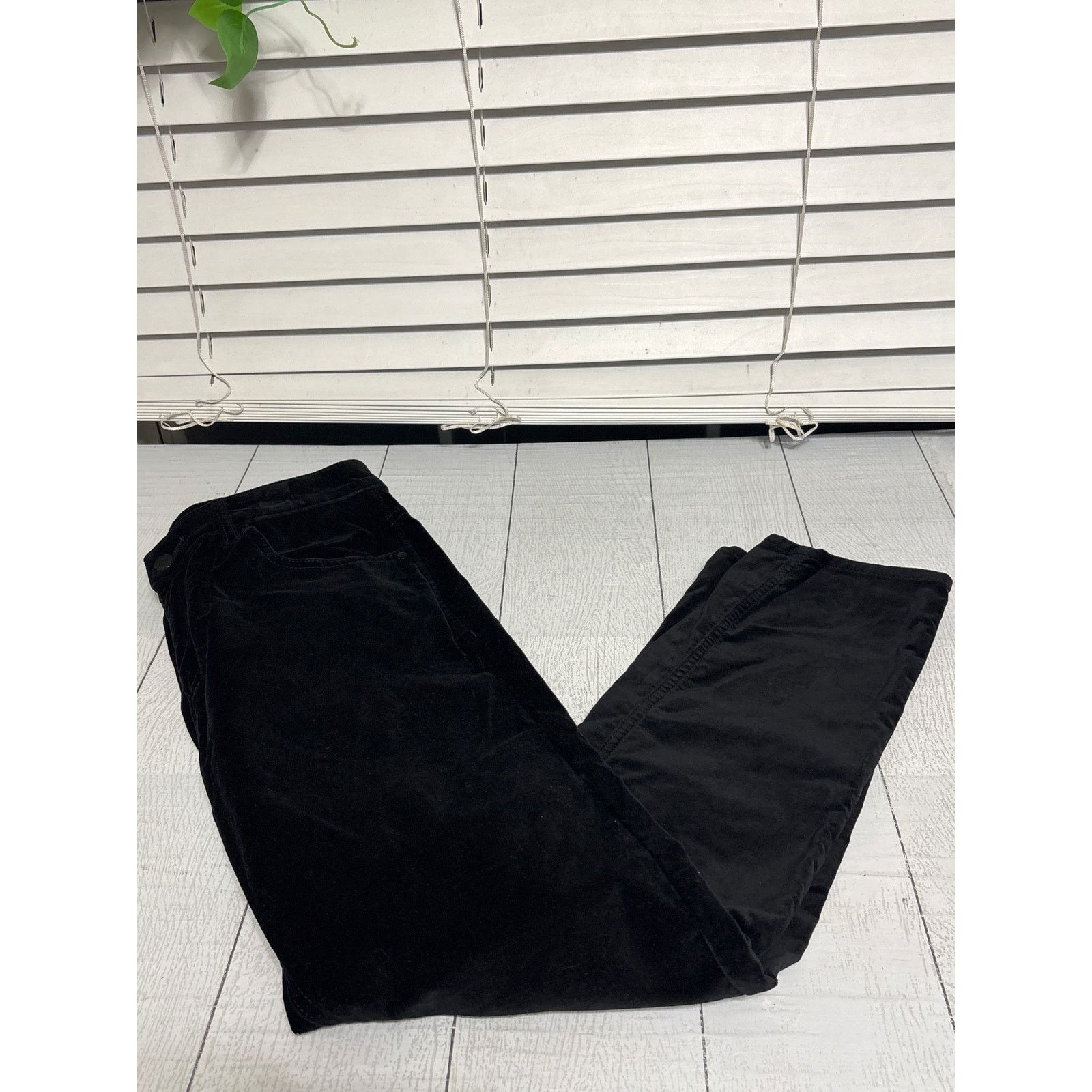 Kate Spade Broome Street Kate Spade Black Velvet Pants Size 30 Size 30" / US 8 / IT 44 - 1 Thumbnail