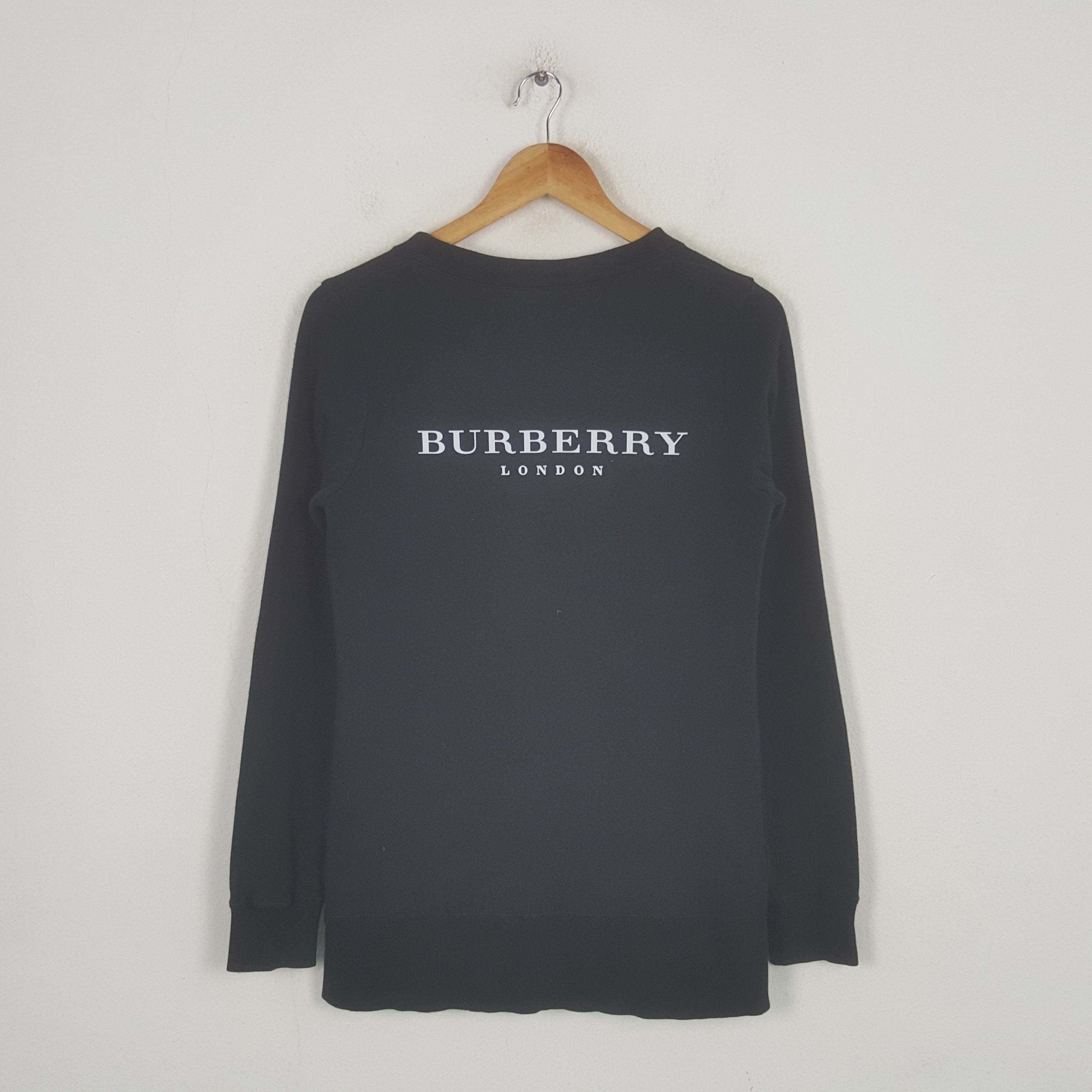 Burberry Vintage Burberry London Luxury Brand Cardigan C302N22 Size XS / US 0-2 / IT 36-38 - 1 Thumbnail