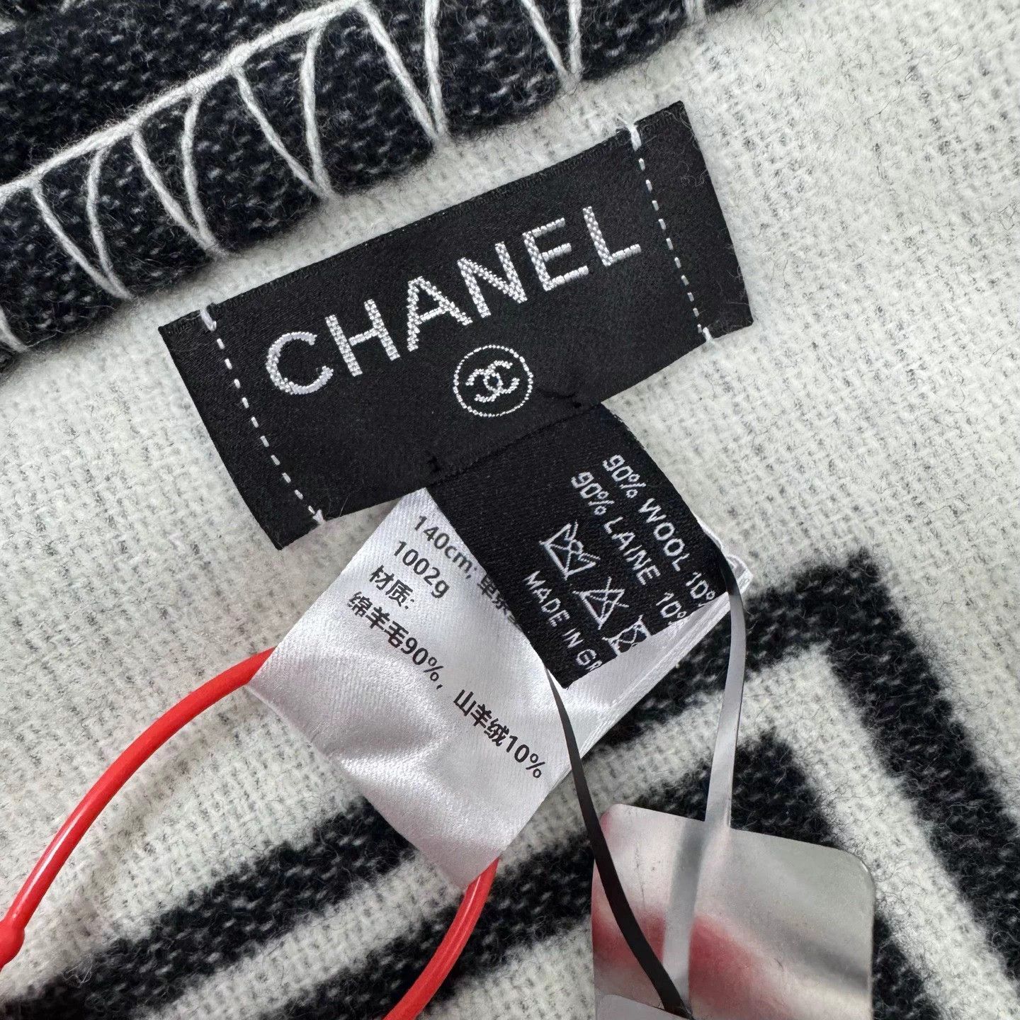 Chanel Chanel 21B CC Logo Double Face Cashmere-Wool Shawl 99 New Size ONE SIZE - 4 Thumbnail