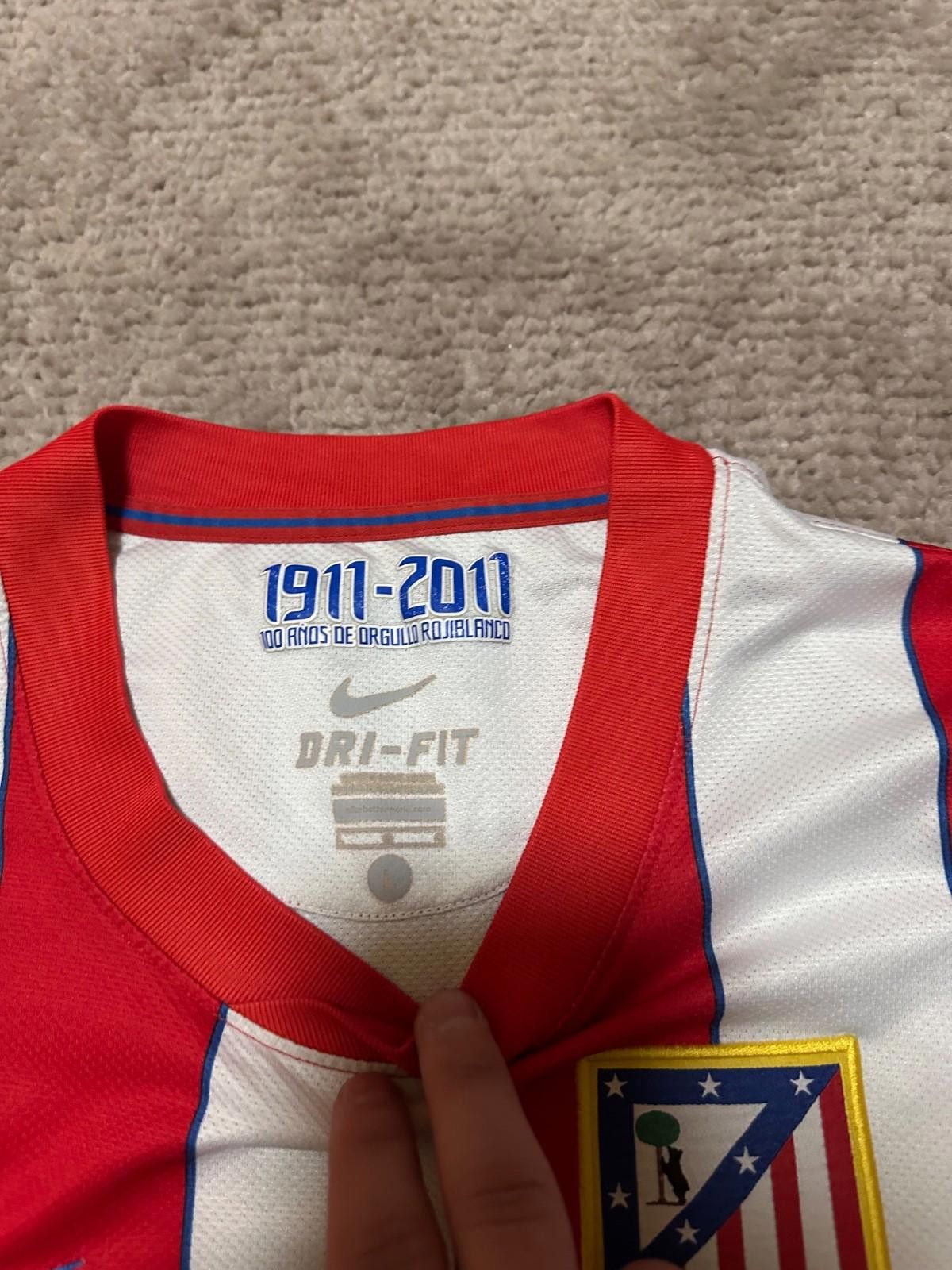 Nike Atlético Madrid Spain 2011/2012 Home SOCCER SOCCER JERSEY Size US L / EU 52-54 / 3 - 5 Thumbnail