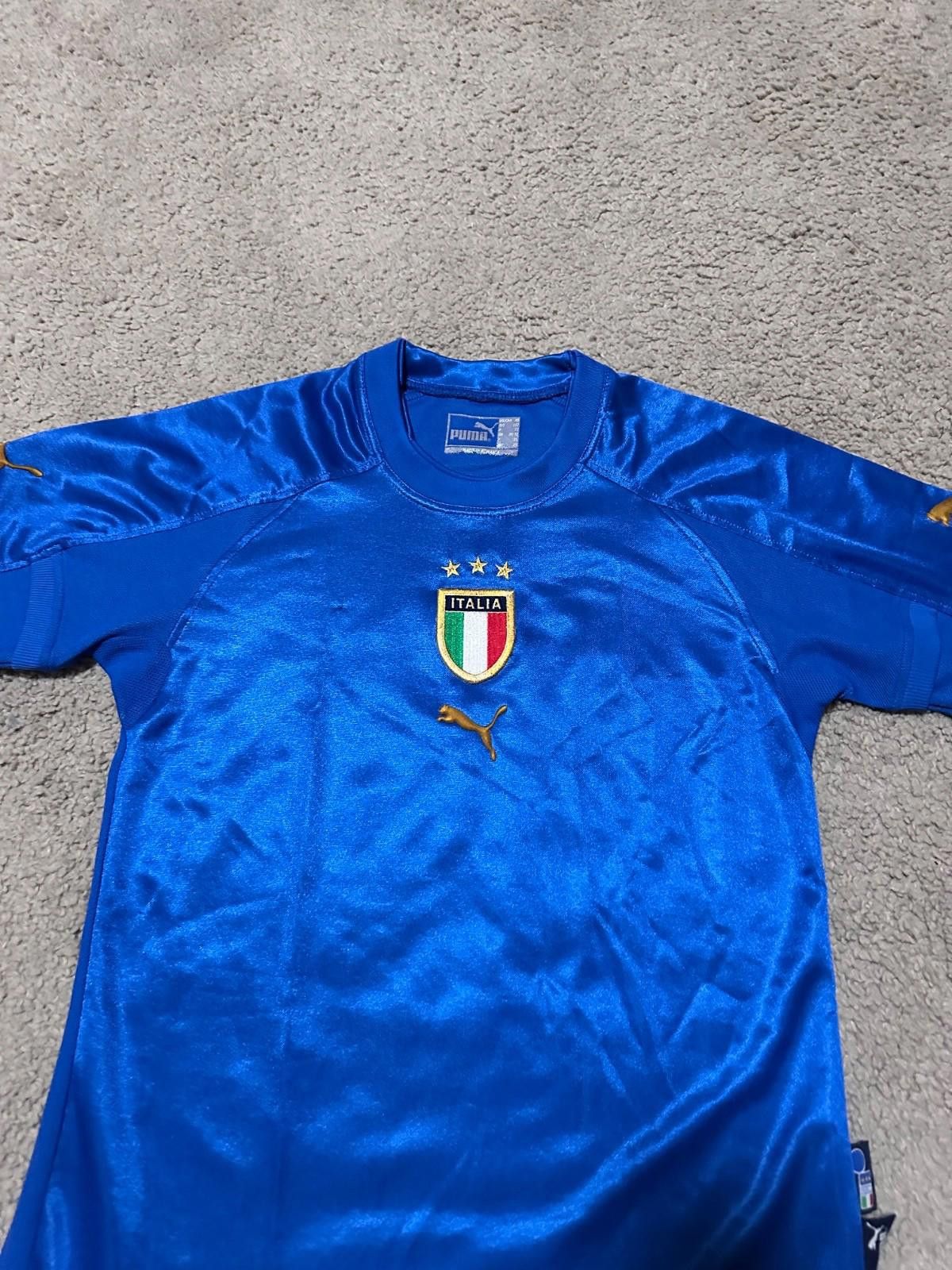 Puma Vintage Puma Italy 2004 Home Soccer Jersey Size XS Size US XS / EU 42 / 0 - 3 Thumbnail