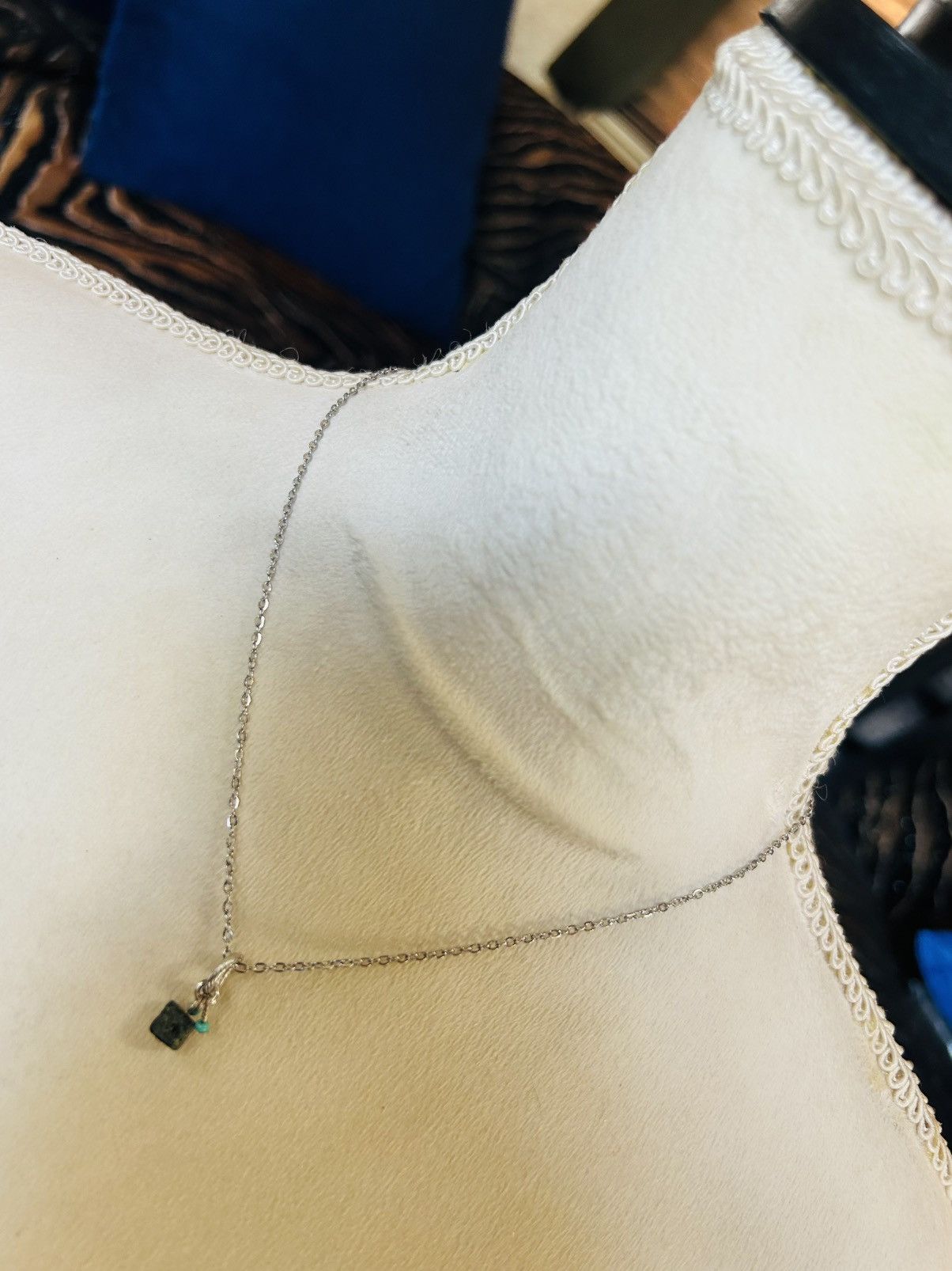 Handmade Handcrafted serpentine jade pendant on chain necklace Size ONE SIZE - 2 Thumbnail