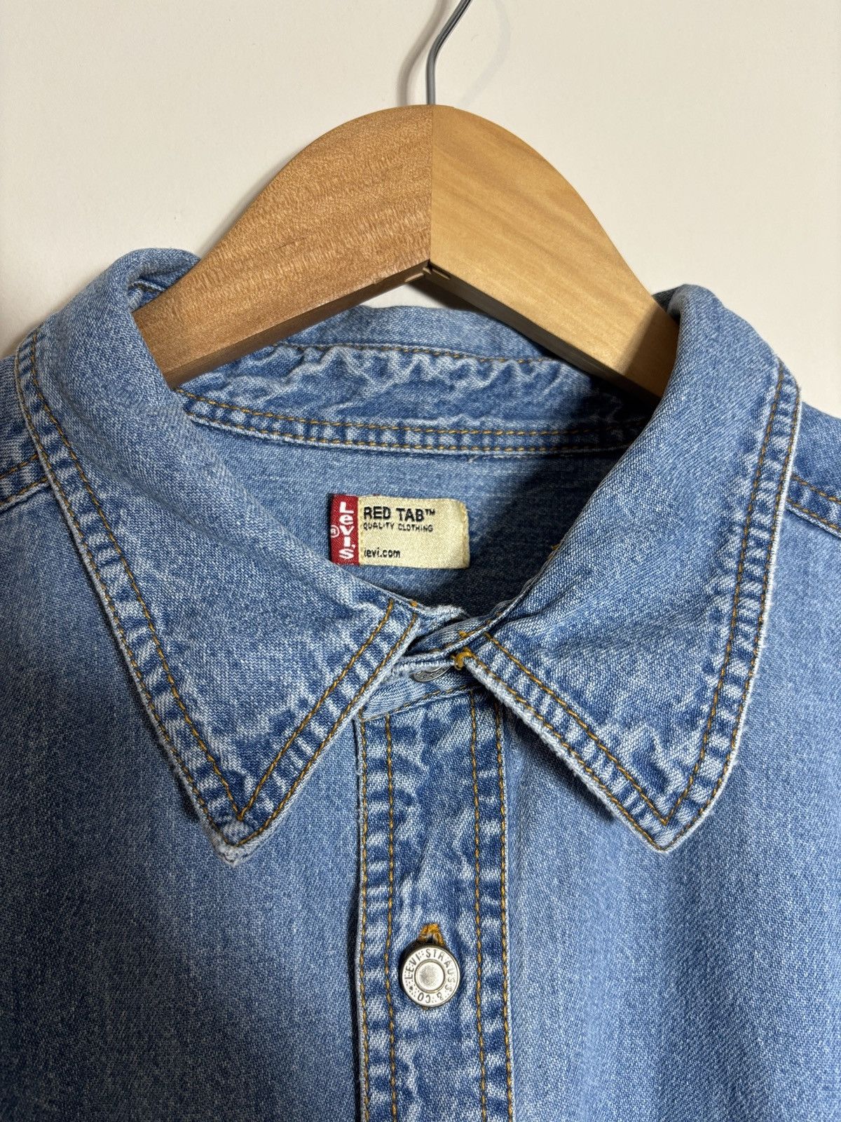 Levi's Vintage Levi’s Red Tab Denim Shirt Button Up Distressed XXL Size US XXL / EU 58 / 5 - 2 Thumbnail