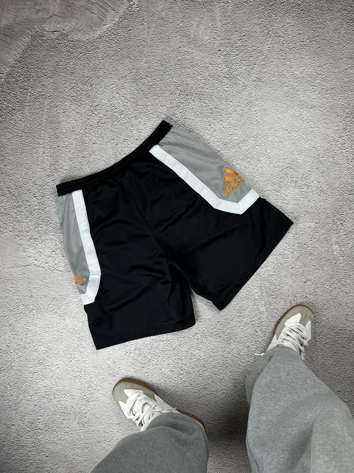Adidas Vintage Adidas Short Sportwear Baggy Y2K Size US 32 / EU 48 - 3 Thumbnail