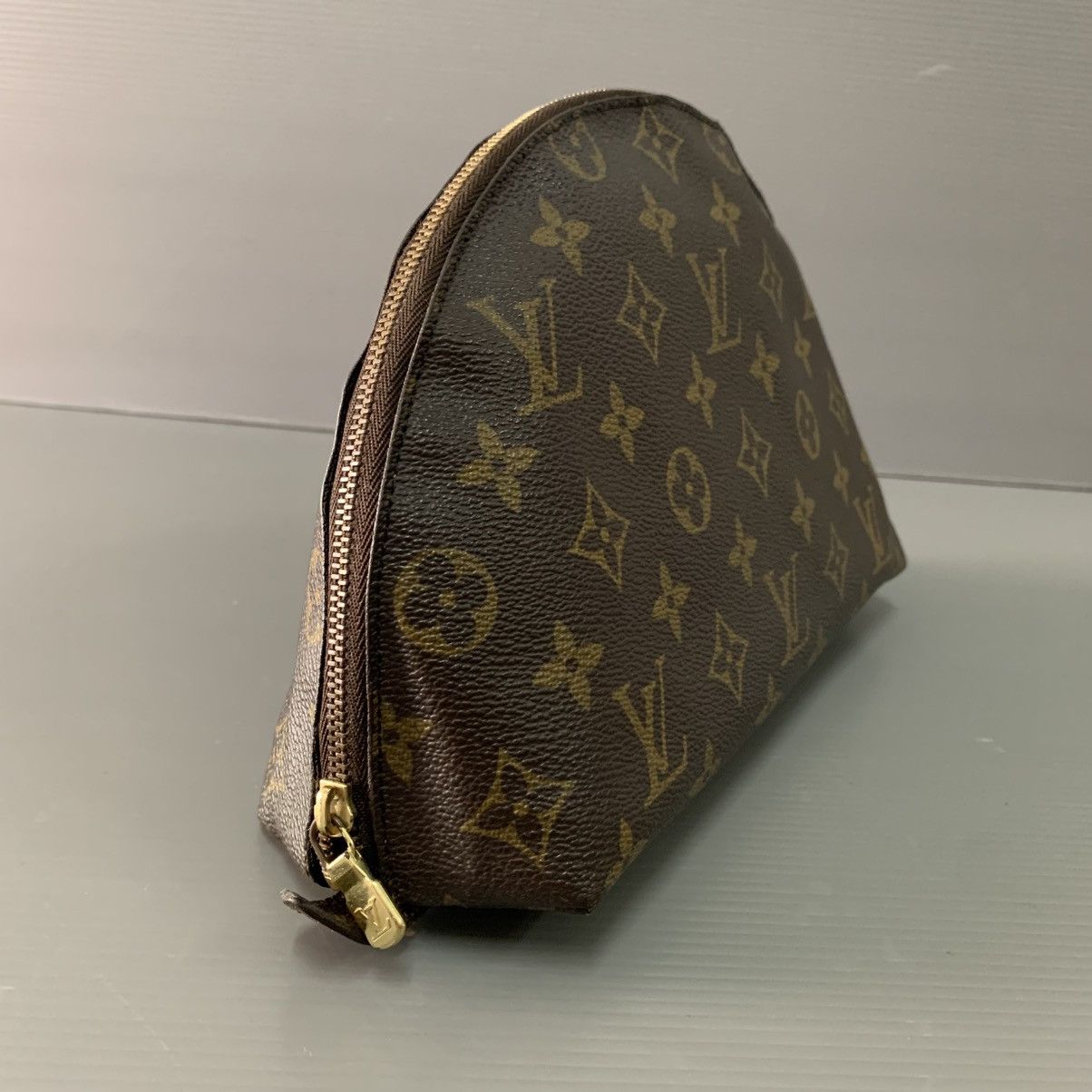 Louis Vuitton Louis Vuitton Makeup Clutch Bag Size ONE SIZE - 2 Thumbnail