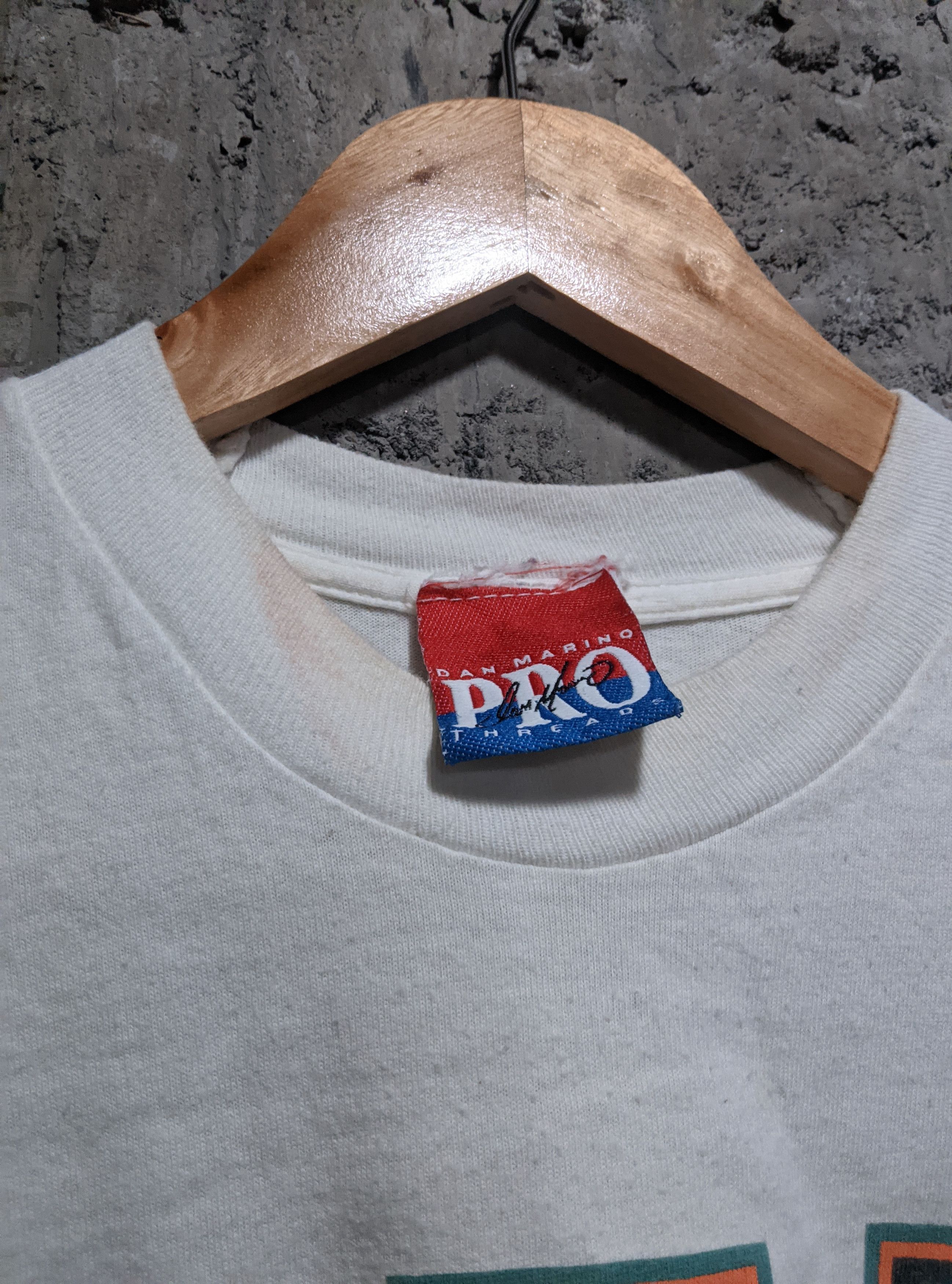 NFL Vintage dan marino nfl Miami Dolphins t shirt Size US XL / EU 56 / 4 - 15 Thumbnail