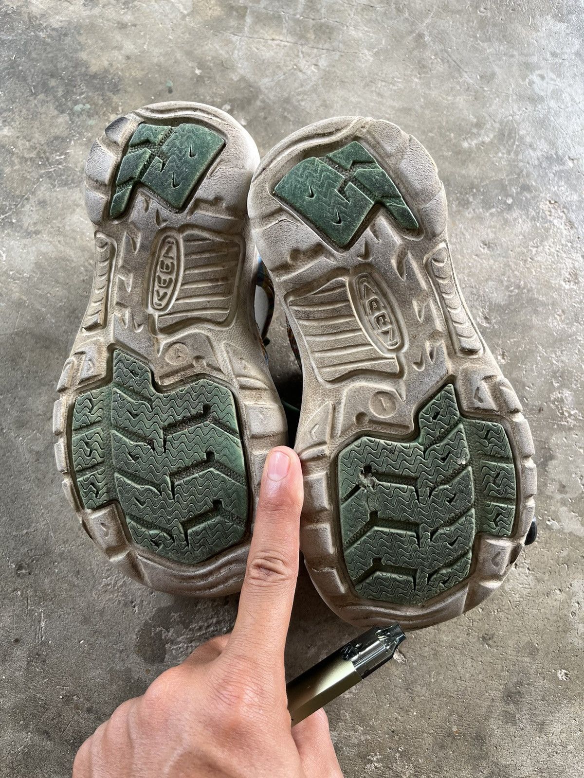 KEEN × Sports Specialties ⚡️STEALS⚡️Keen Rubber Sandal Rainbow Colour For Kid Size US 5 / EU 37 - 6 Thumbnail