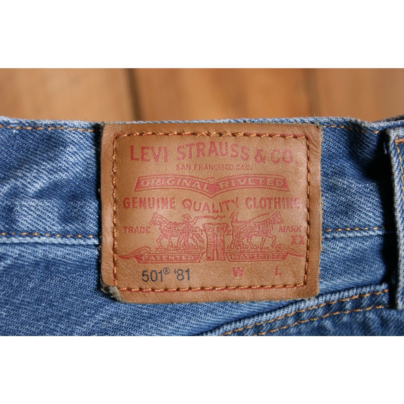 Levi's VINTAGE Levi's 501 Jeans Women's Denim 100% Cotton Blue W28 L31 Regular Inseam 30" Button Fly 1980s Style Tapered Mens Womens Size 30" / US 8 / IT 44 - 6 Thumbnail