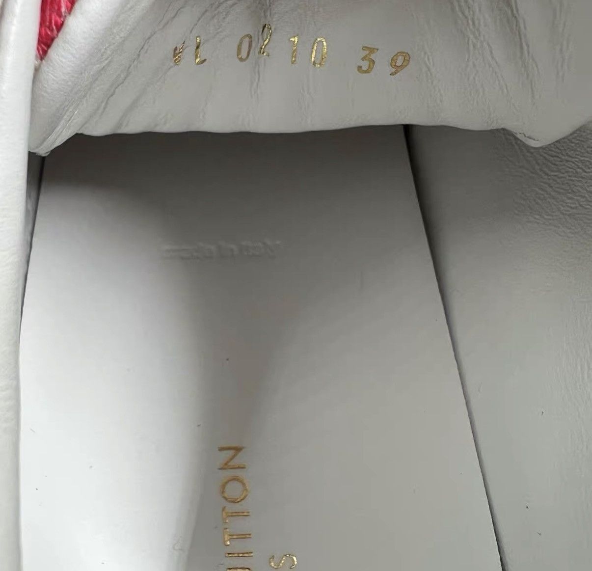 Louis Vuitton Louis Vuitton Stellar Striped Canvas Sneakers J41 Size US 9 / IT 39 - 7 Thumbnail