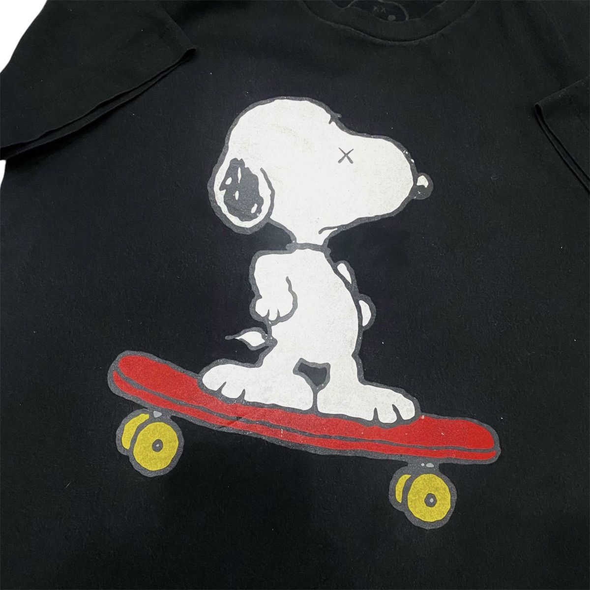 Kaws × Peanuts × Uniqlo Kaws Peanut Cartoon Skate UT Graphic Tshirt Size US S / EU 44-46 / 1 - 3 Thumbnail