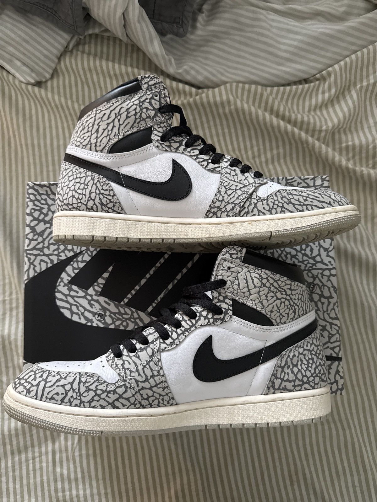 Jordan Brand Air Jordan 1 White Cement Size US 11.5 / EU 44-45 - 2 Thumbnail