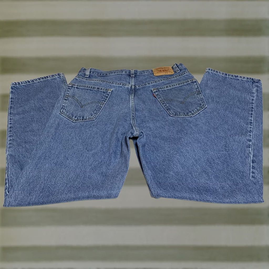 Levi's VINTAGE Levi's 901 Jeans Mens Straight Relaxed 35x32 Blue Denim 5-Pocket Belt Loops 90s Retro Classic 35 in Waist 32 in Inseam Size US 35 - 1 Thumbnail