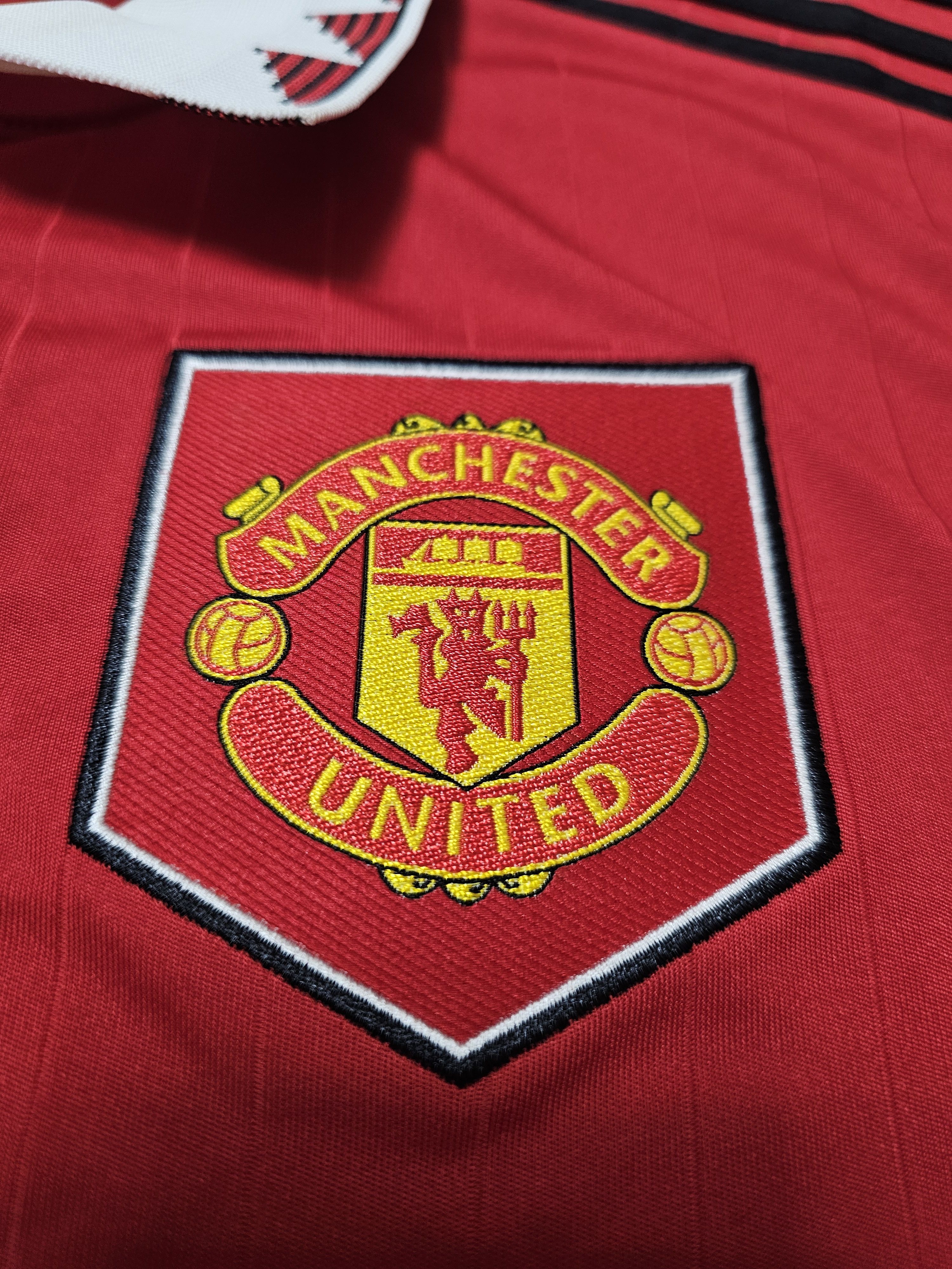 Adidas MANCHESTER UNITED 2022 2023 HOME FOOTBALL SOCCER JERSEY Size US M / EU 48-50 / 2 - 4 Thumbnail