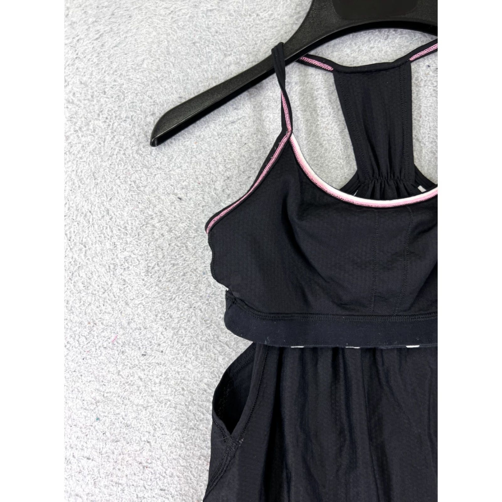Lululemon Lululemon Shirt 4 Black White Tank Build In Bra Chevron Women Size S / US 4 / IT 40 - 3 Thumbnail