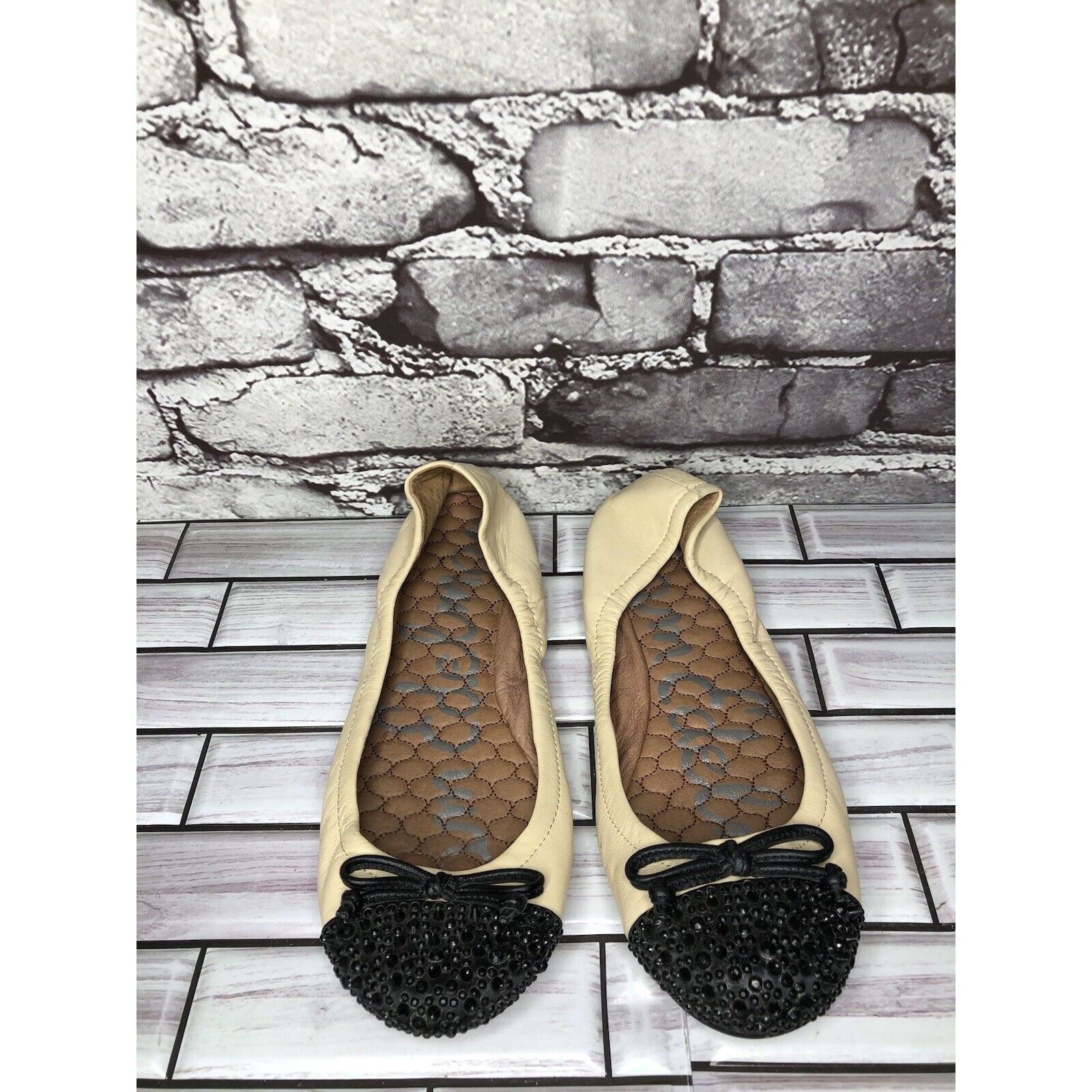 Sam Edelman Sam Edelman Beatrix Beige Leather Black Bow Studded Toe Ball Size US 7 / IT 37 - 2 Thumbnail