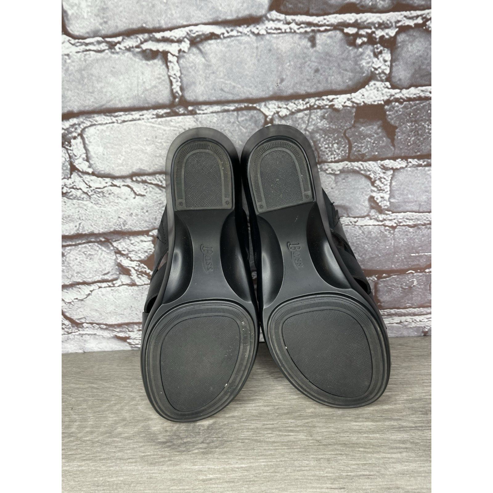 Bass G.H. Bass & Co. MaryAnn Black Leather Wedge Slip On Sandals Size US 8 / IT 38 - 18 Thumbnail
