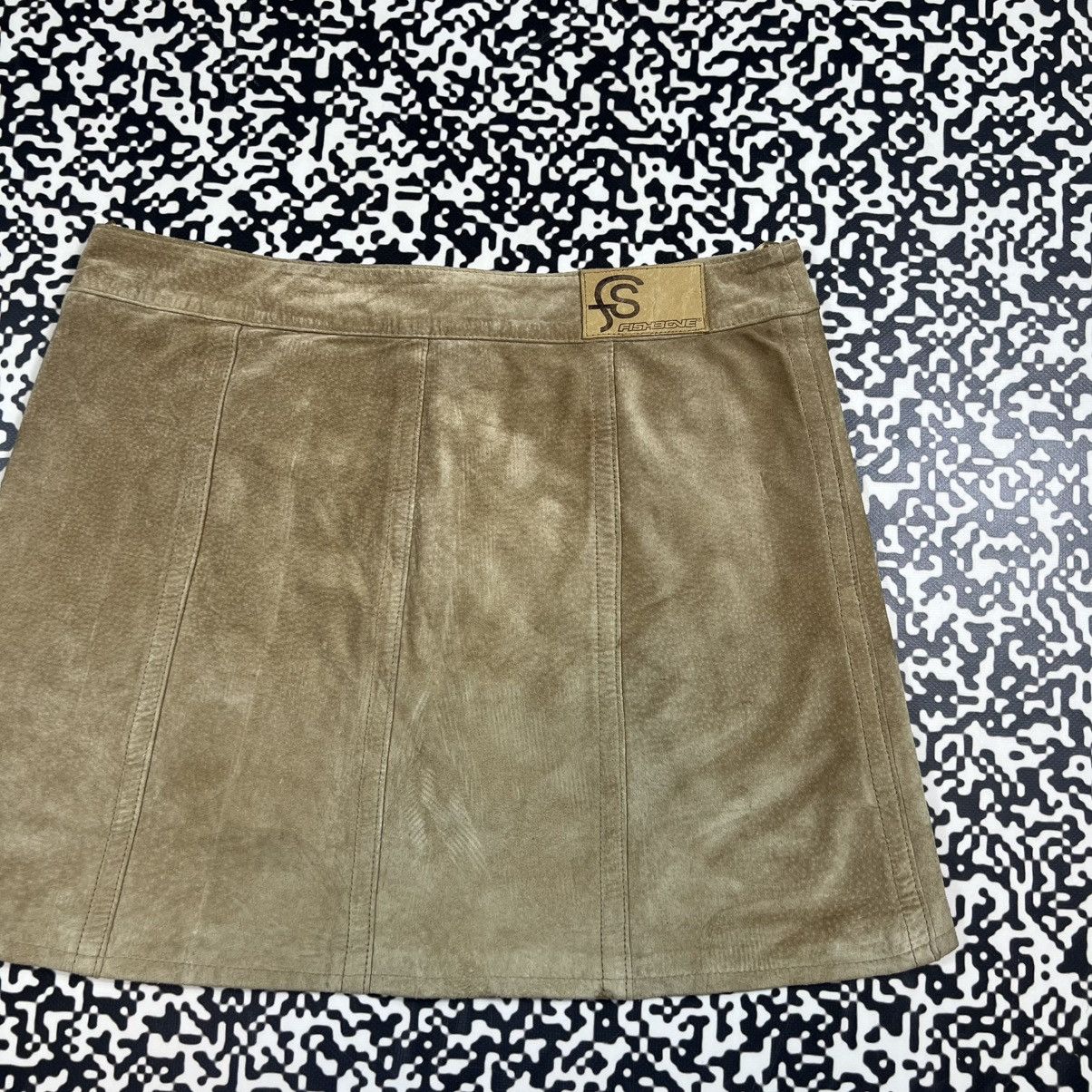 Japanese Brand Vintage Y2K Fishbone Leather Mini Skirt Japanese 90s Style Size 27" / US 4 / IT 40 - 9 Thumbnail