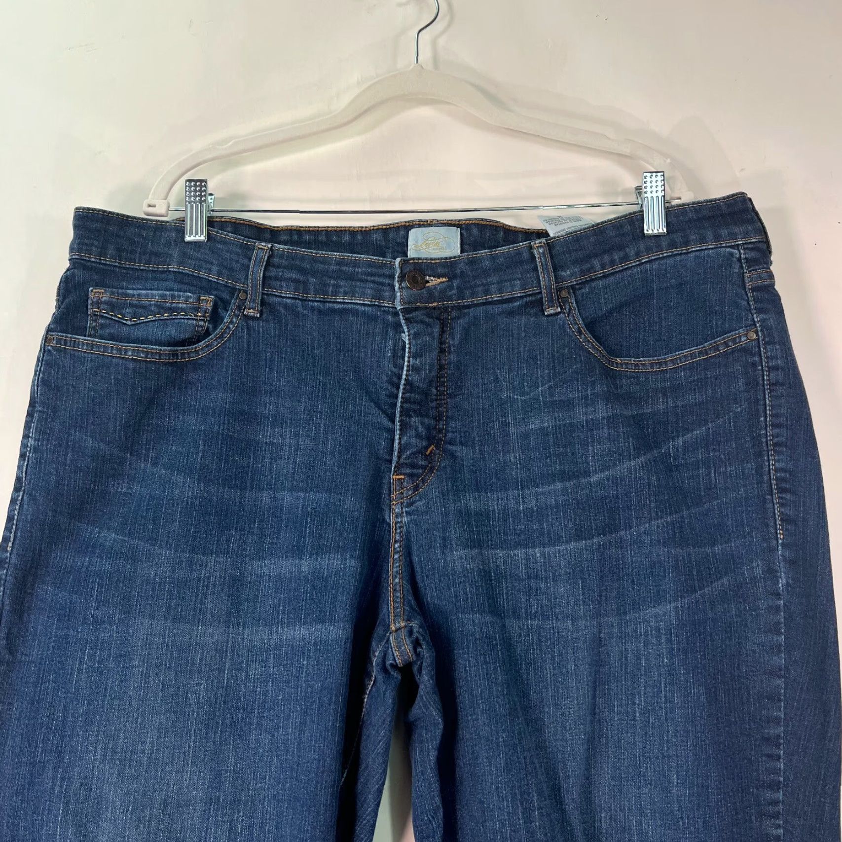 Levi's Levi's Womens Capri Jeans Denim Blue Regular Size 24 5-Pocket Belts Loops Belt Loops Pockets Capri Style Size 30" / US 8 / IT 44 - 3 Thumbnail