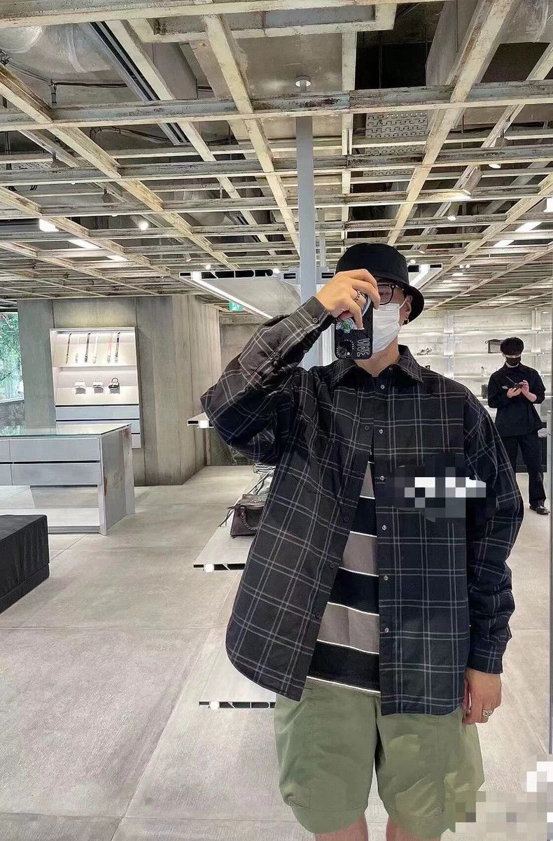 Balenciaga Balenciaga Embroidered logo shirt with plaid front shirt 25 Size US S / EU 44-46 / 1 - 7 Thumbnail