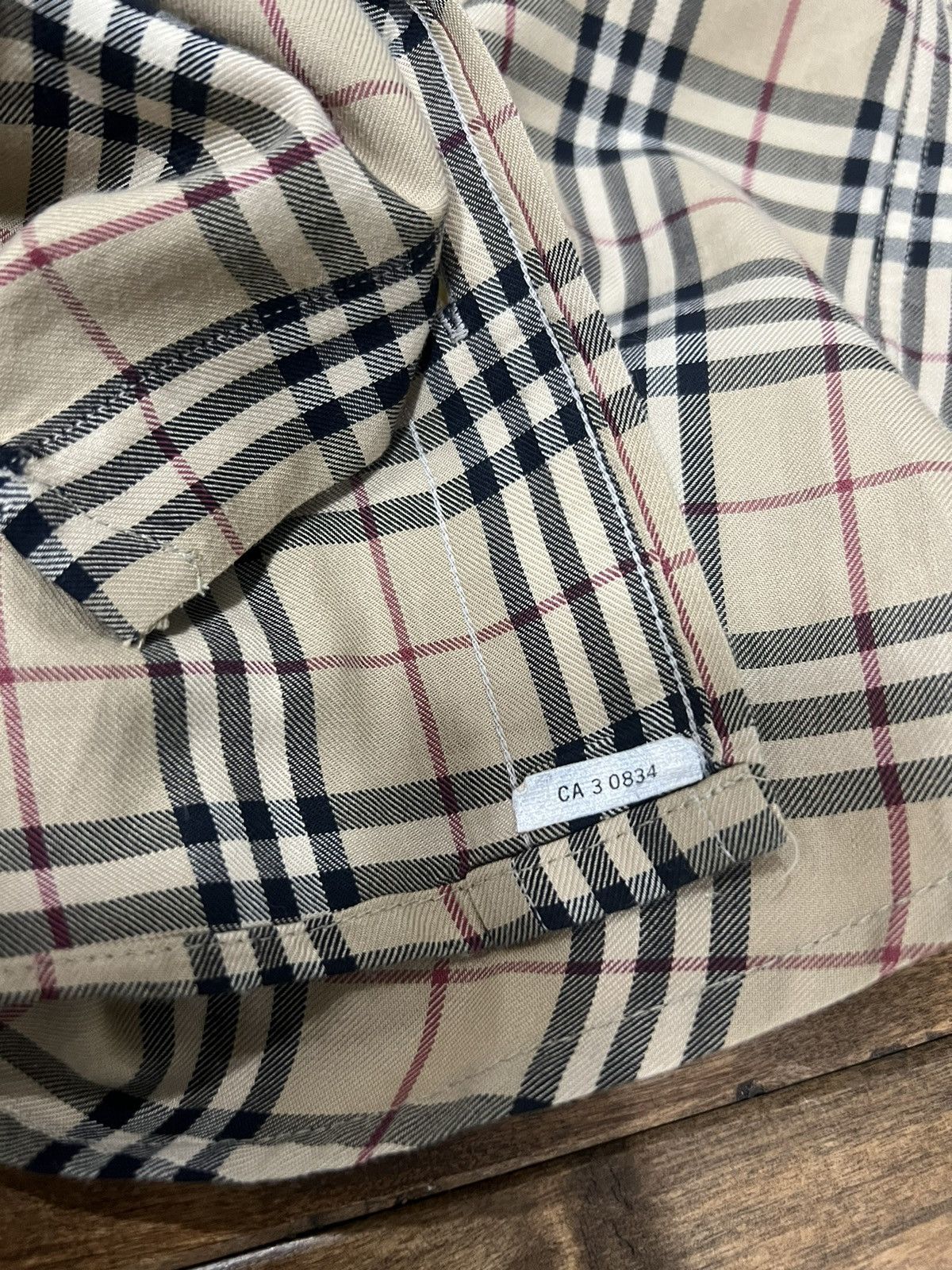 Burberry Famous Burberry Shirt Size US M / EU 48-50 / 2 - 11 Thumbnail