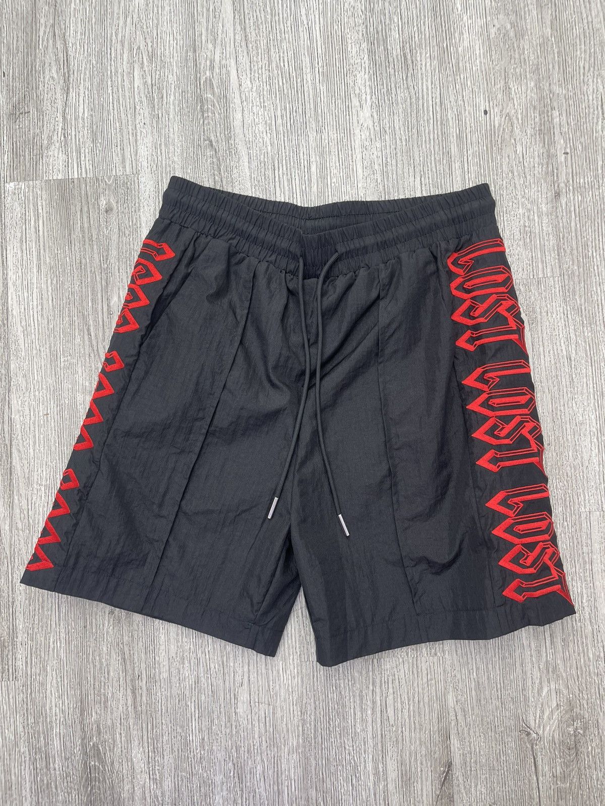 LOST INTRICACY Lost intricacy shorts (black/red) Size US 28 / EU 44 - 1 Thumbnail