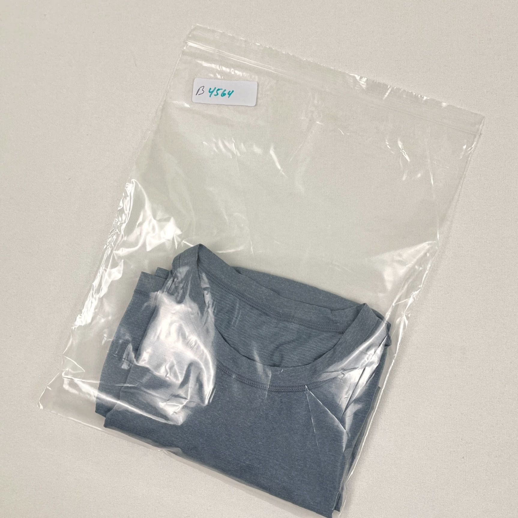 Vuori Vuori Tradewind 2.0 Shirt Mens M / L Blue Active Performance Gym Pocket Tee Size US M / EU 48-50 / 2 - 7 Thumbnail
