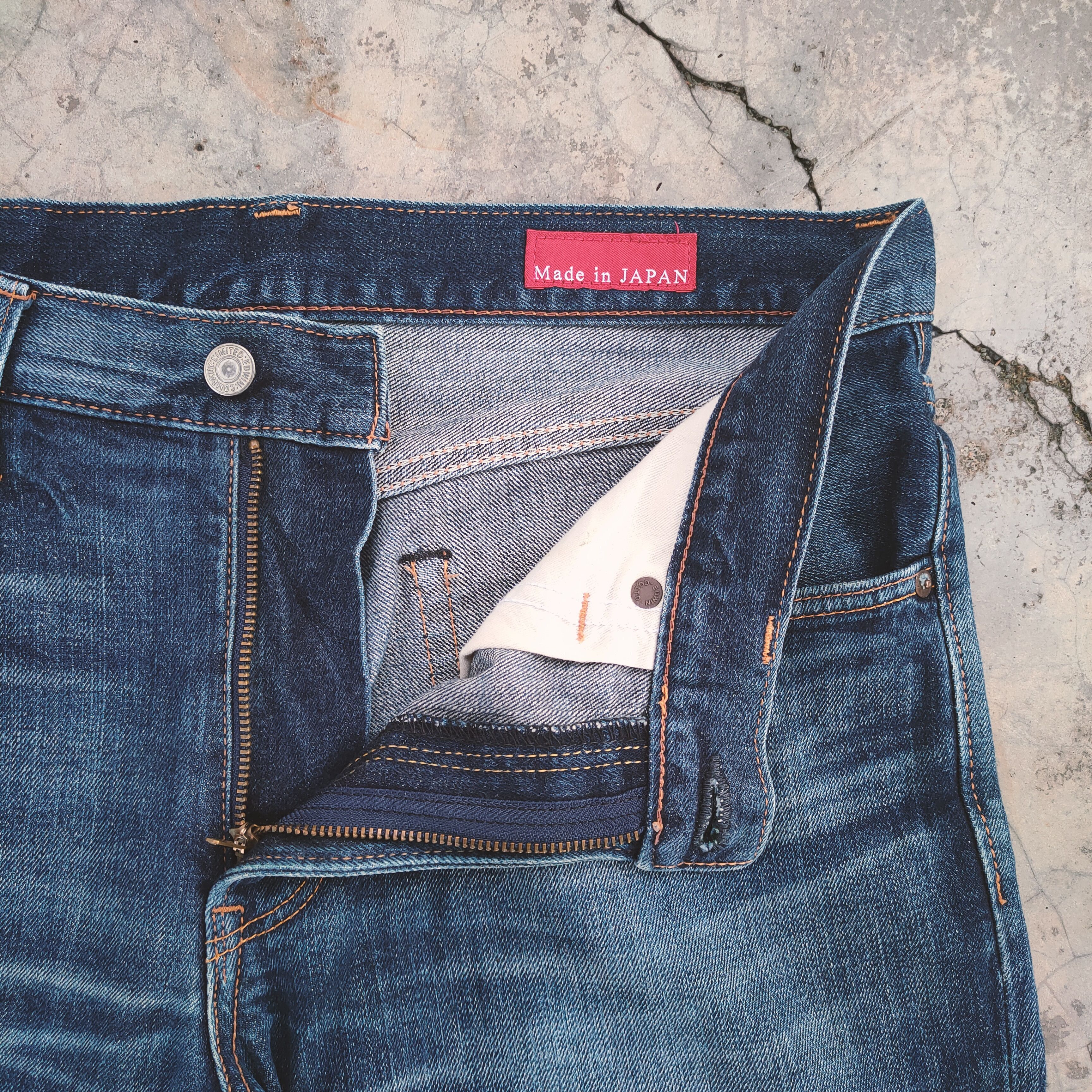 Edwin VINTAGE EDWIN MADE IN JAPAN FADED RIPPED JEANS DENIM Size US 36 / EU 52 - 6 Thumbnail