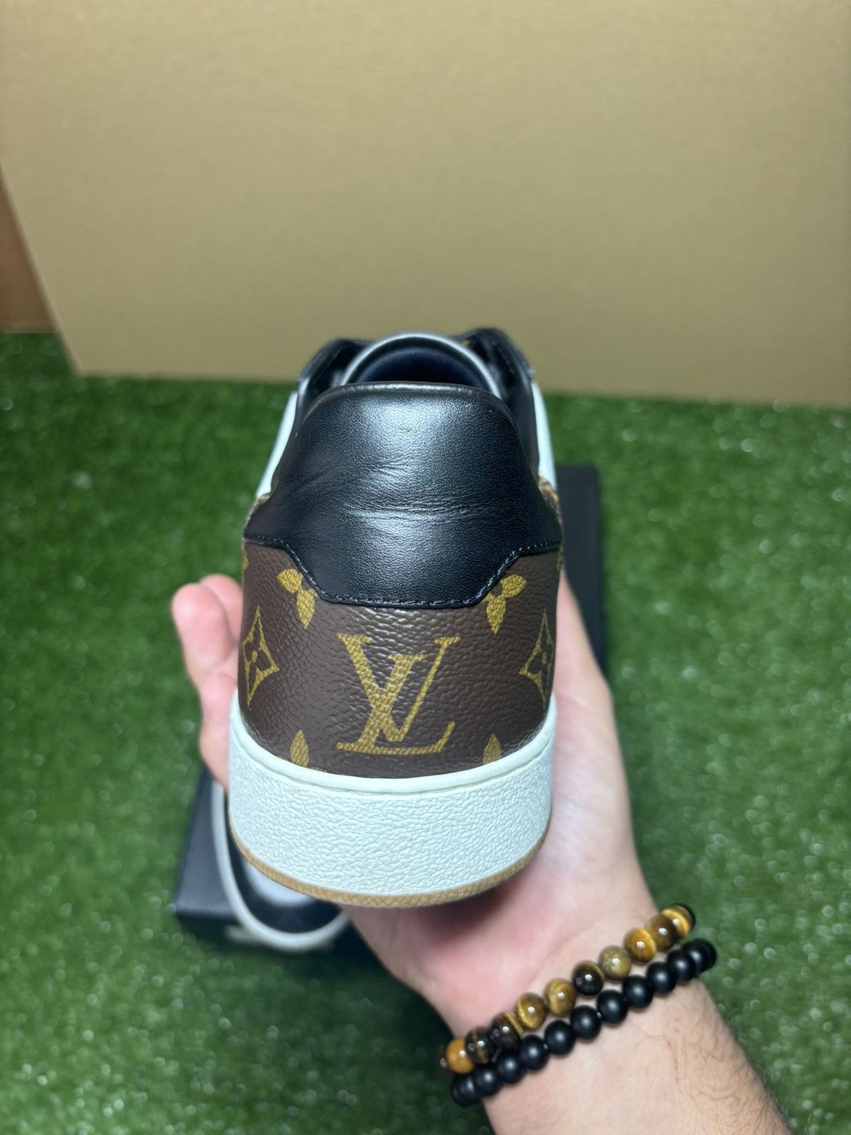 Louis Vuitton Louis Vuitton rivoli sneaker Size US 10 / EU 43 - 3 Thumbnail