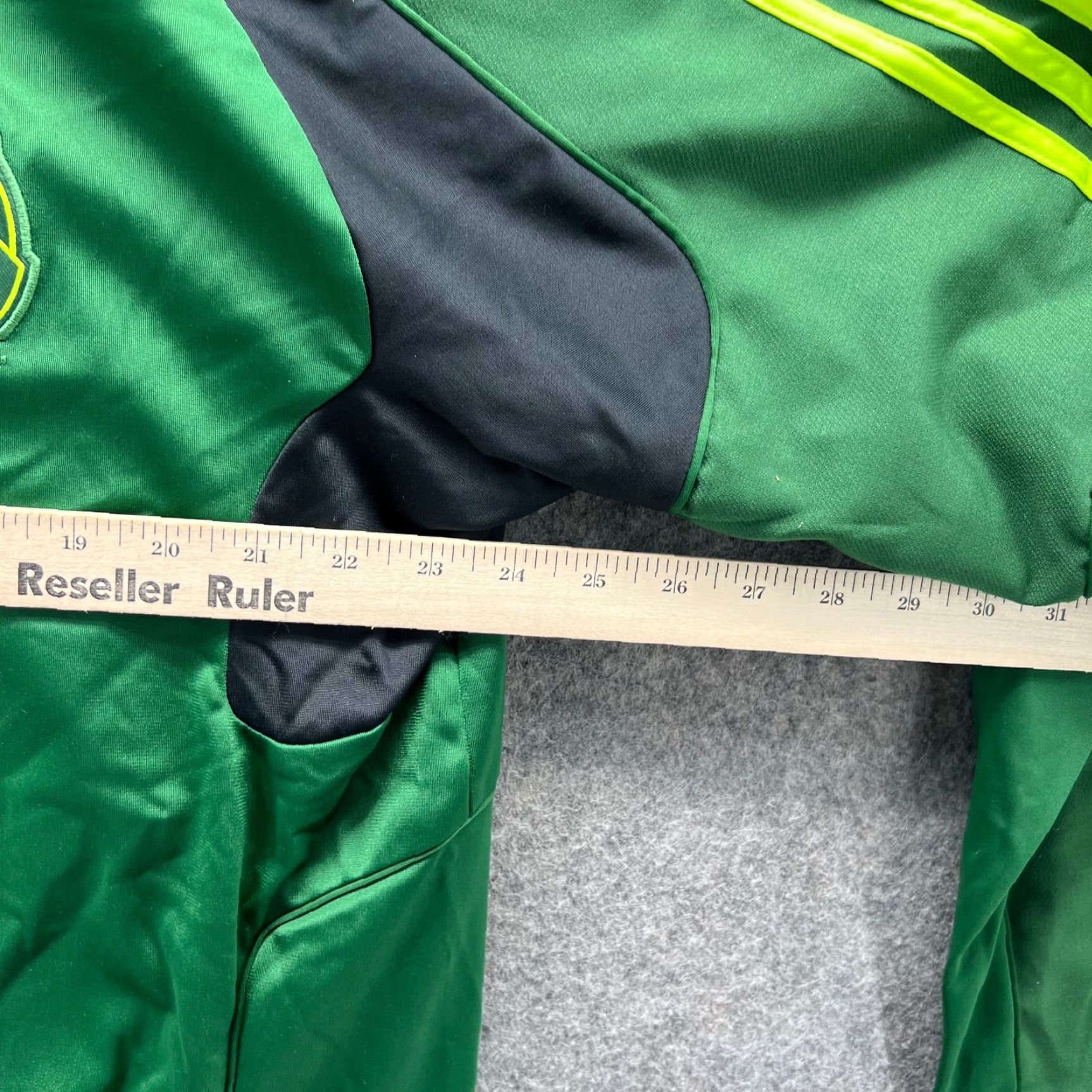 Adidas VINTAGE Adidas Jacket Men XL Green Yellow Track Portland Timbers 2010 RARE Soccer Bomber Jacke Size US XL / EU 56 / 4 - 3 Thumbnail
