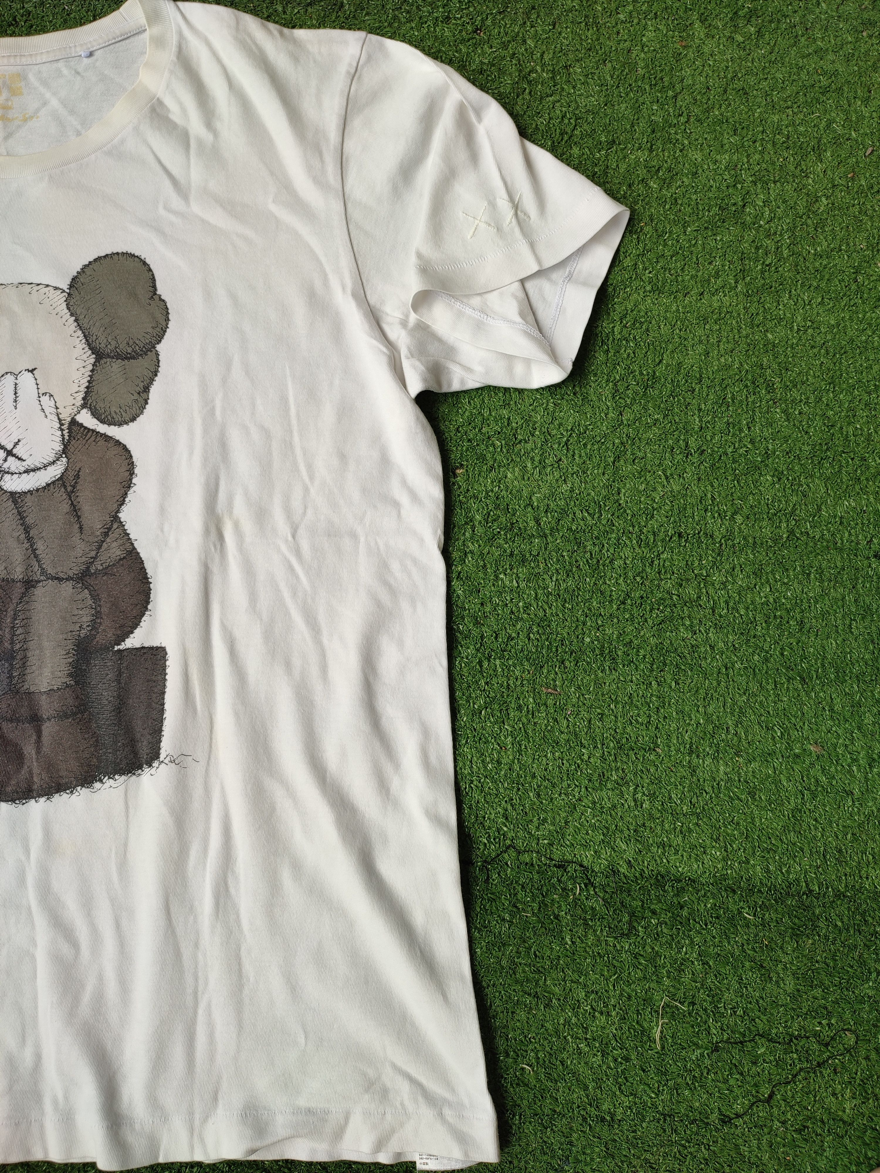 Kaws RARE KAWS BIG PRINTED TEES Size US L / EU 52-54 / 3 - 4 Thumbnail