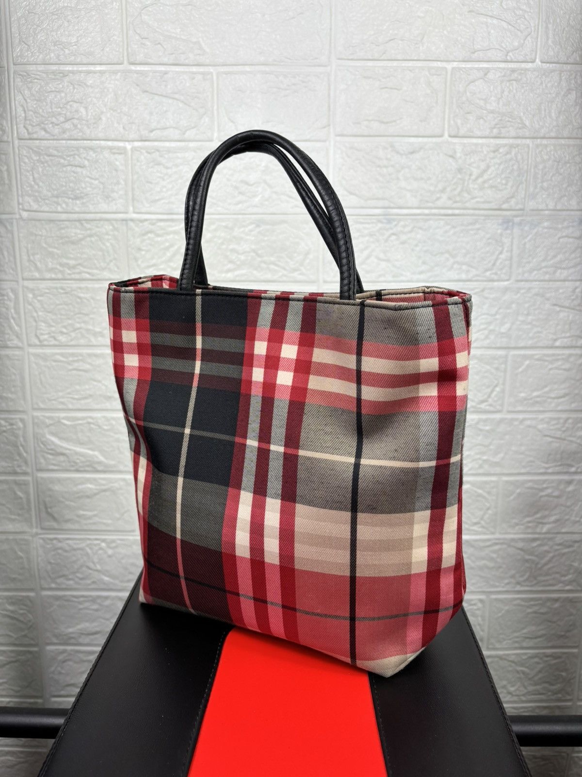 Burberry BURBERRY Nova Check Hand Bag Canvas Red Size ONE SIZE - 1 Thumbnail