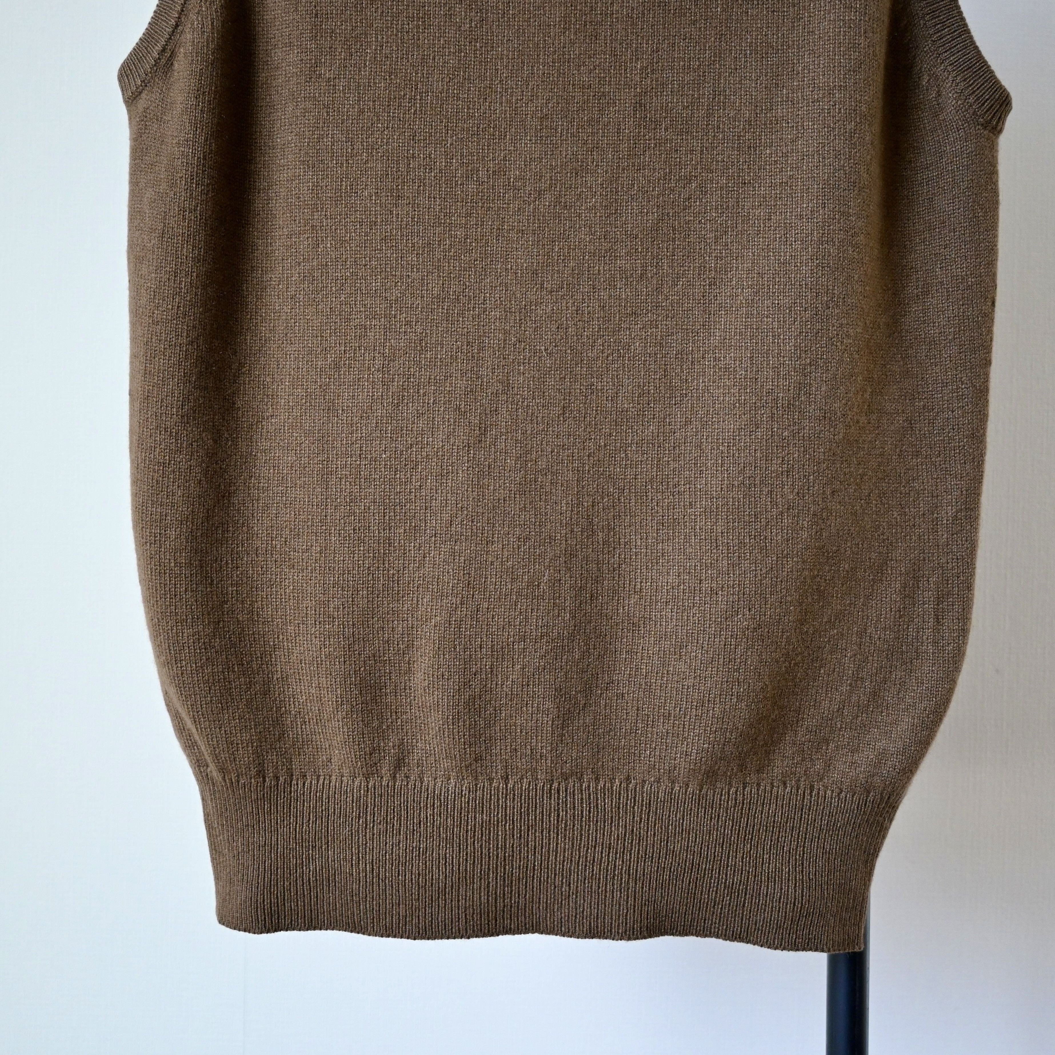 Ballantyne Ballantyne pure cashmere knit vest made in Scotland, size 40 Size US M / EU 48-50 / 2 - 4 Thumbnail