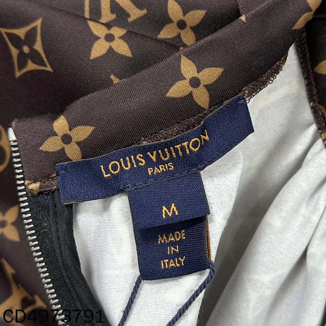 Louis Vuitton LV Slim Fit All Over Print Short Sleeve T-Shirt M Size M / US 6-8 / IT 42-44 - 5 Thumbnail