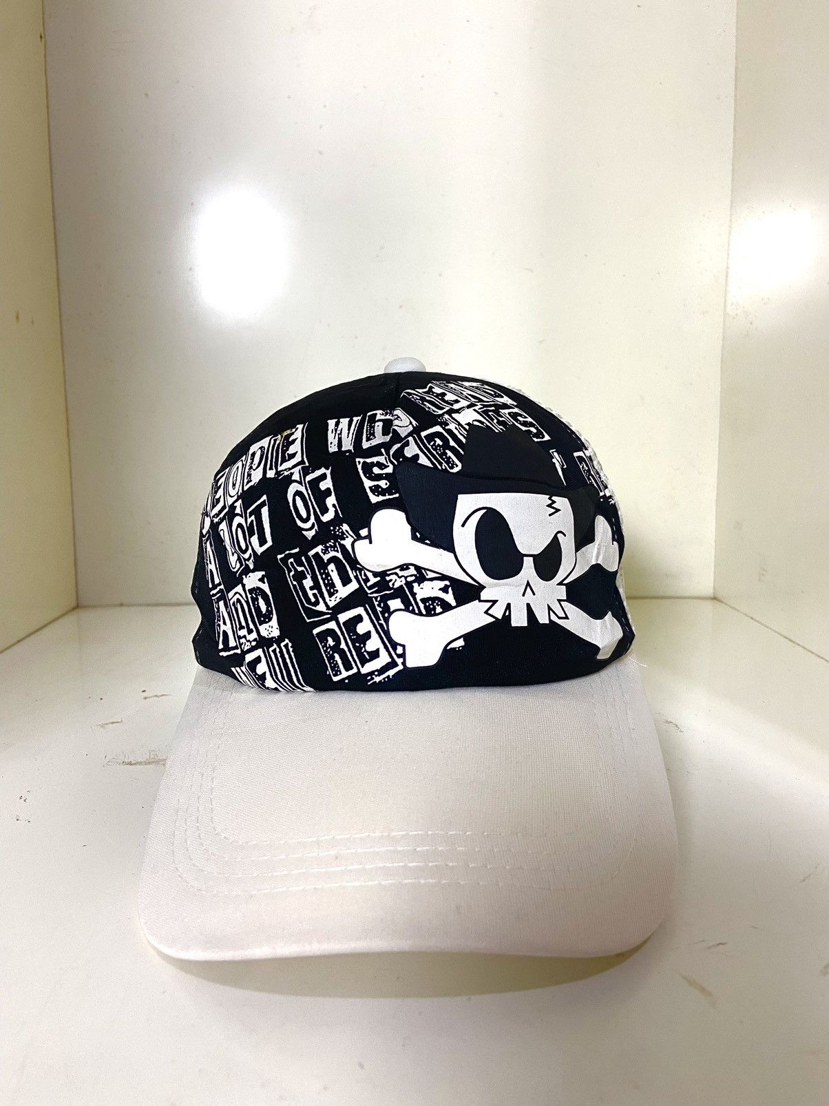 If Six Was Nine 2000s punk skull ifsixwasnine trucker hat Size ONE SIZE - 1 Thumbnail