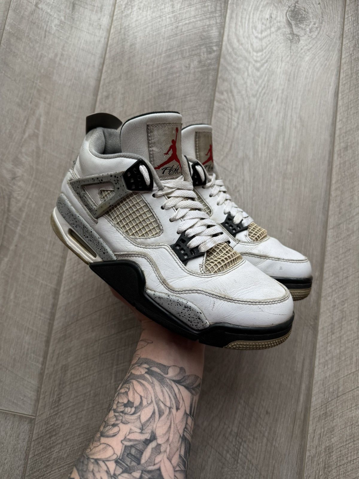 Jordan Brand Jordan 4 Retro OG Mid White Cement 840606-192 size 41 us 8 Size US 8 / EU 41 - 2 Thumbnail