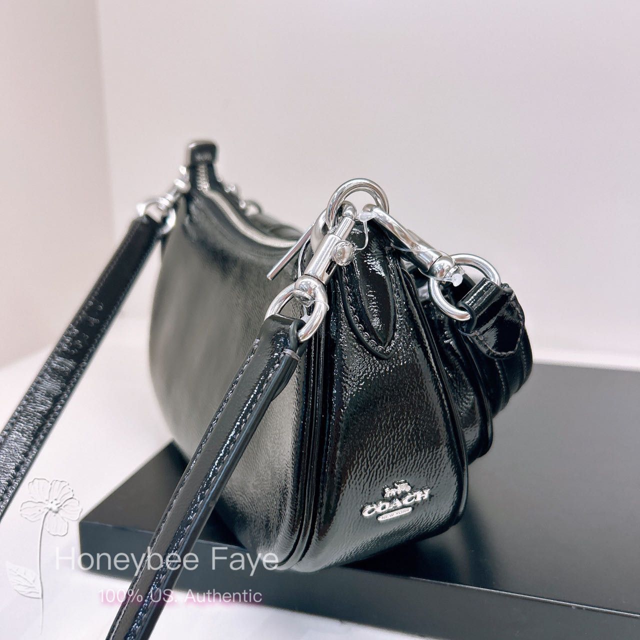 Coach NWT Coach Ashton Baguette Bag CV943 Size ONE SIZE - 4 Thumbnail