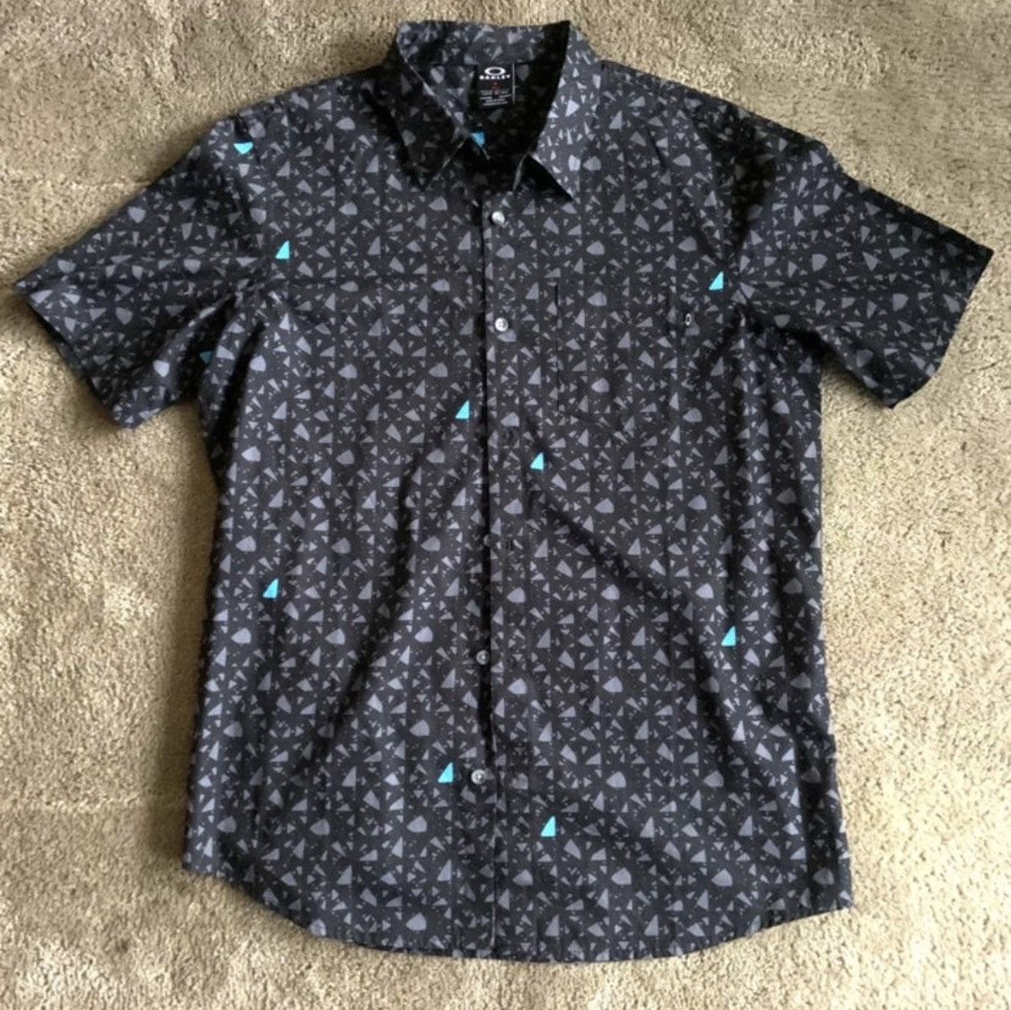 Oakley Oakley button short sleeve shirt sz M Size US M / EU 48-50 / 2 - 1 Thumbnail
