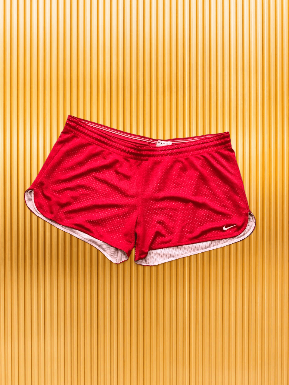 Nike Vintage Nike logo red shorts Y2K size M streetwear Size US 32 / EU 48 - 1 Thumbnail