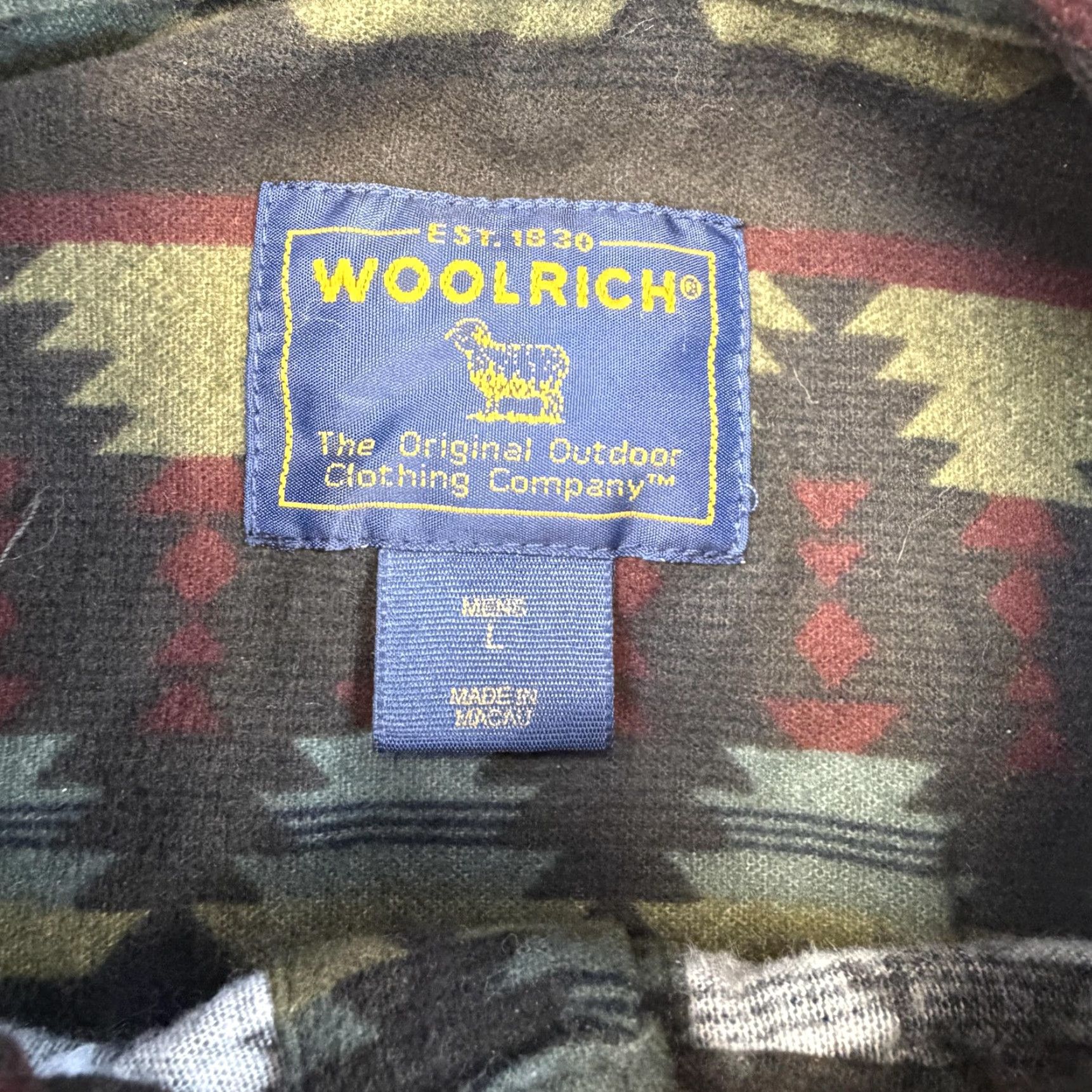 Vintage Woolrich Shirt Mens Large Green Flannel Button-Front Long Sleeve Geometric Southwest Aztec Outdoor Pockets Collared Button-Up - Mens Size US L / EU 52-54 / 3 - 7 Thumbnail