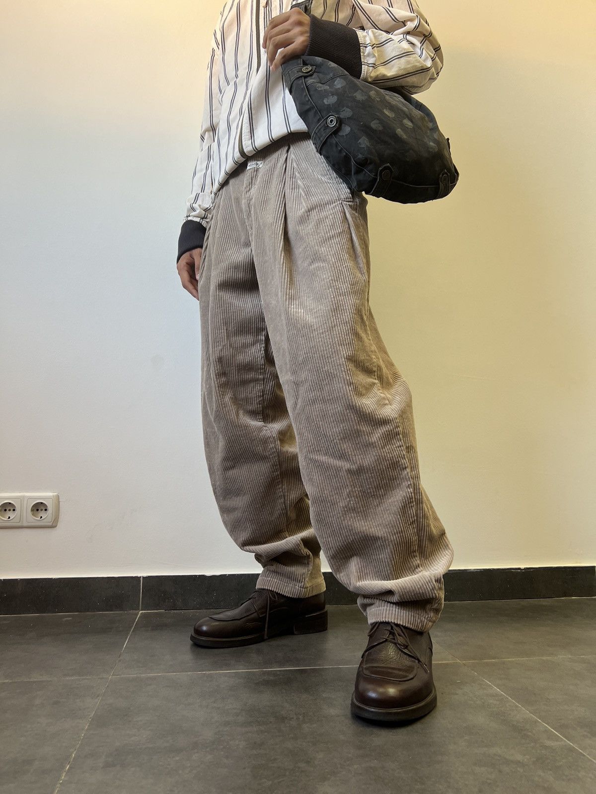 Marithe + Francois Girbaud Marithe Francois Girbaud Corduroy Pant Made in Japan Size US 32 / EU 48 - 4 Thumbnail